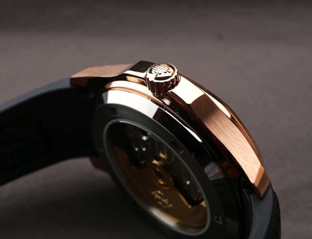 AQUANAUT ROSE GOLD 5167R RED DIAL