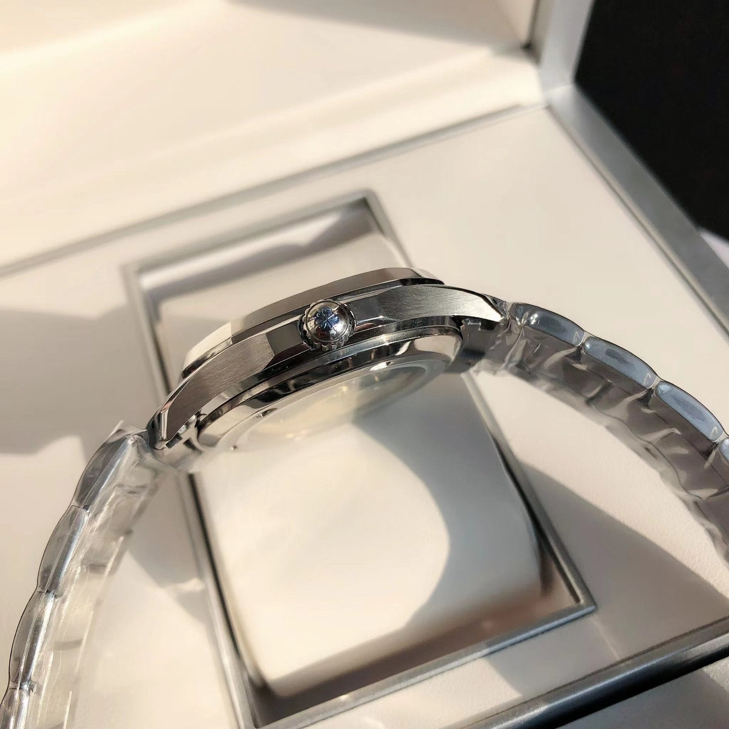 AQUANAUT STAINLESS STEEL KHAKI DIAL