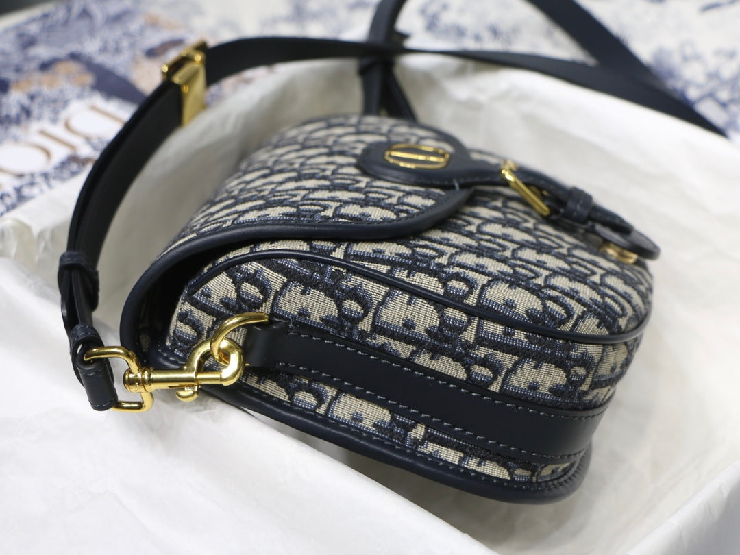 MEDIUM CD BOBBY 22CM BLUE OBLIQUE EMBROIDEDERED CANVAS GOLD HARDWARE