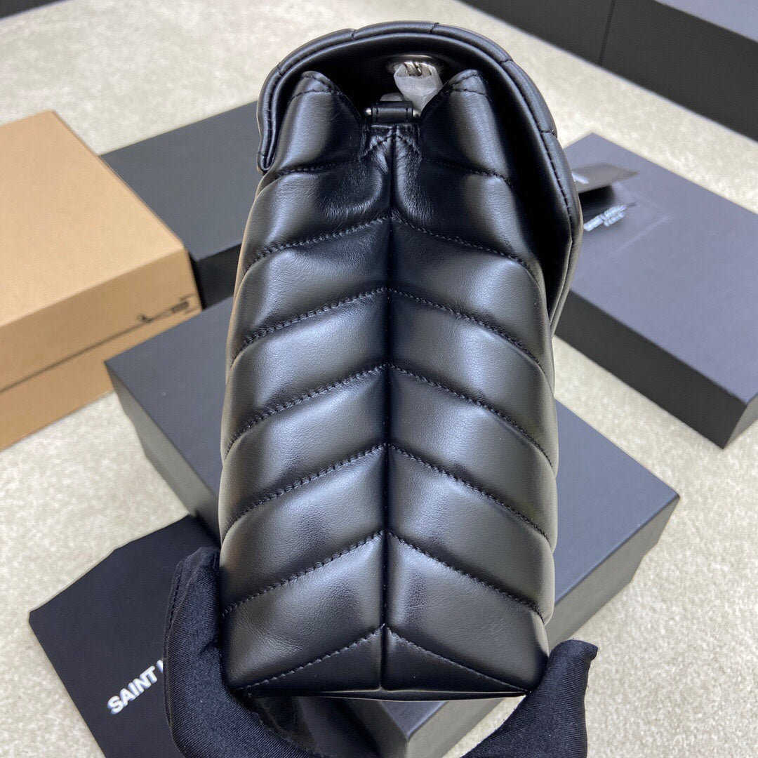 LOULOU MEDIUM 32 BLACK QUILTED LEATHER SILVER HARDWARE