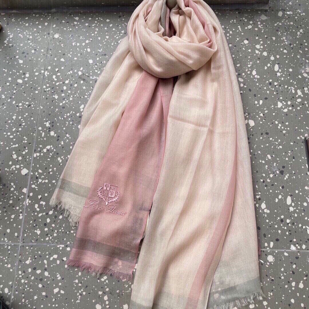 LP Quadrata Rainbow Scarf 200 CM In Beige Mix Light Pink Cashmere Silk 670019