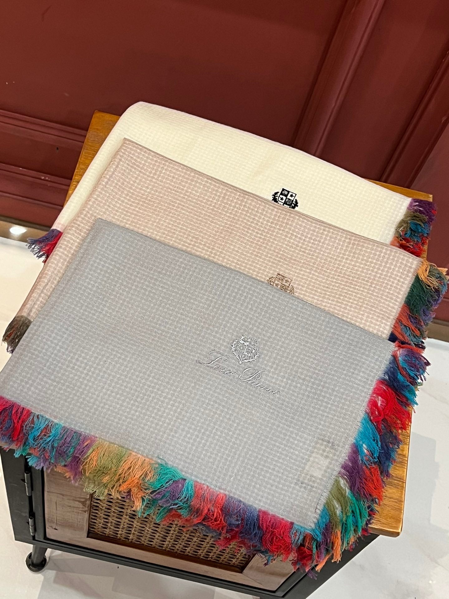 LP Scarf 190 CM In Light Grey Colorful Waffle Fabric Woven 975485