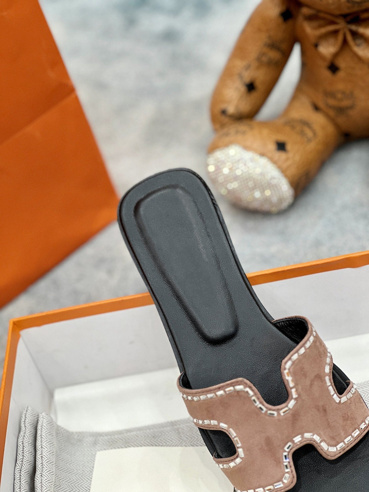 0ran sandal sienna black suede goatskin