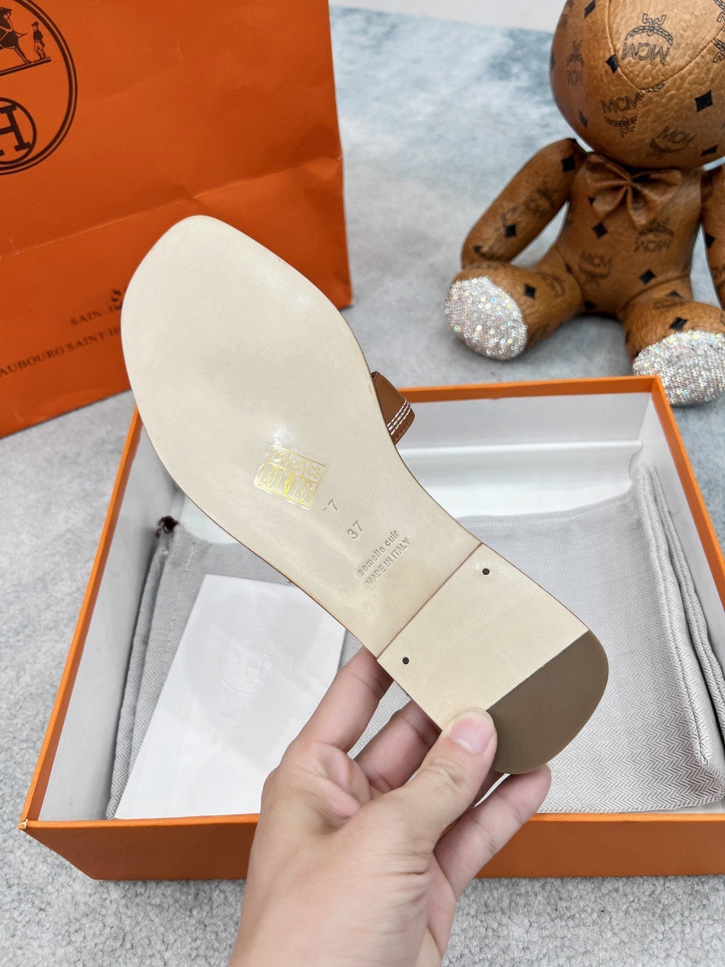 0ran sandal brown white epsom