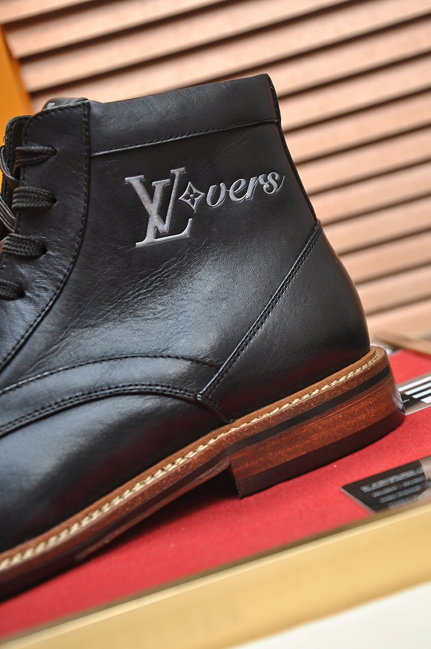 LV SHORT BOOT IN BLACK CALFSKIN