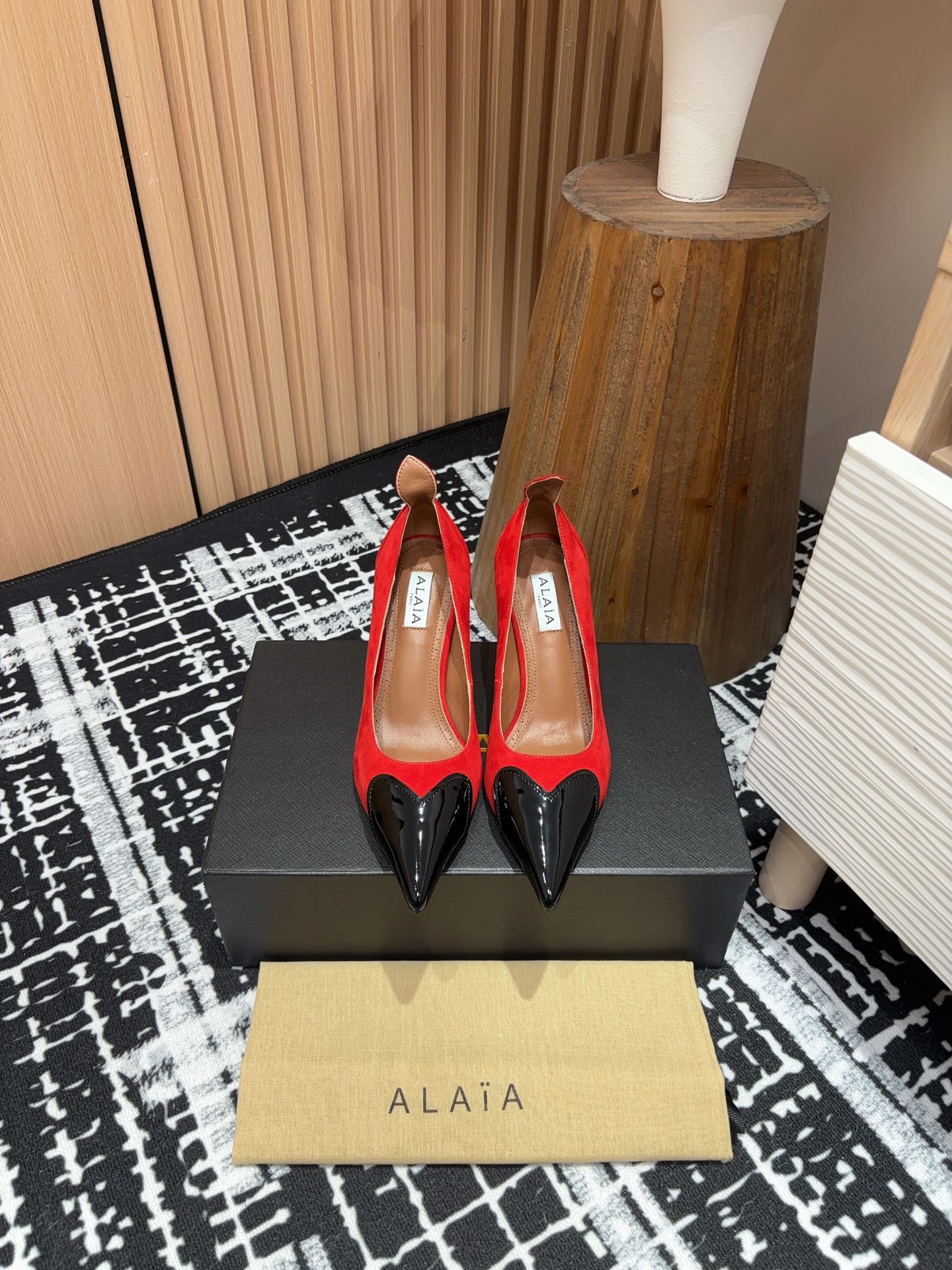 Alaia Pump Coeur 85mm In Red Suede 933079