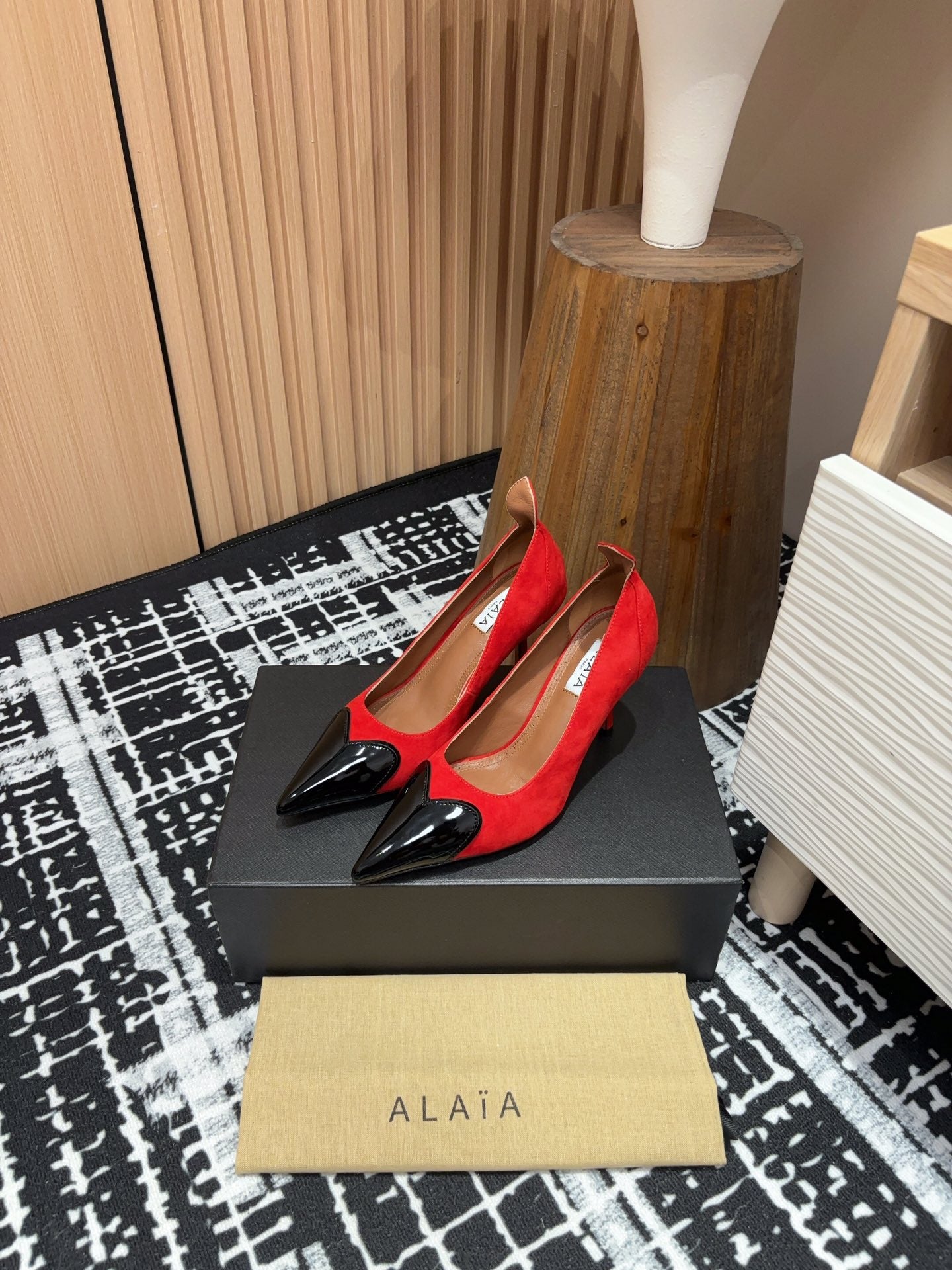 Alaia Pump Coeur 85mm In Red Suede 933079