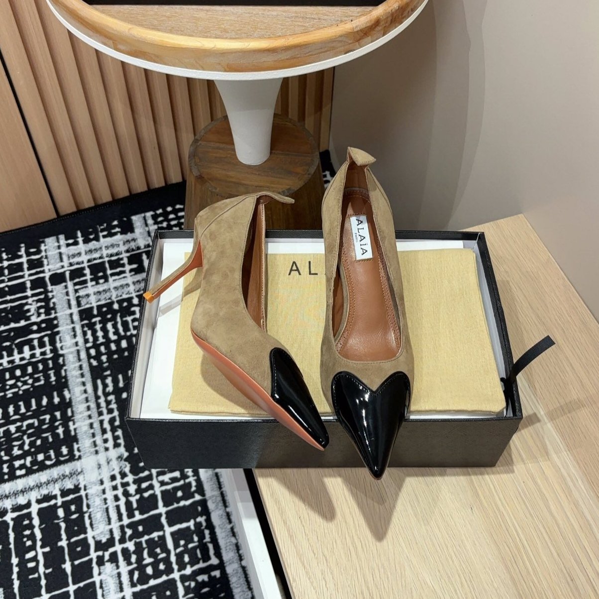 Alaia Pump Coeur 85mm In Moss Brown Suede 933080