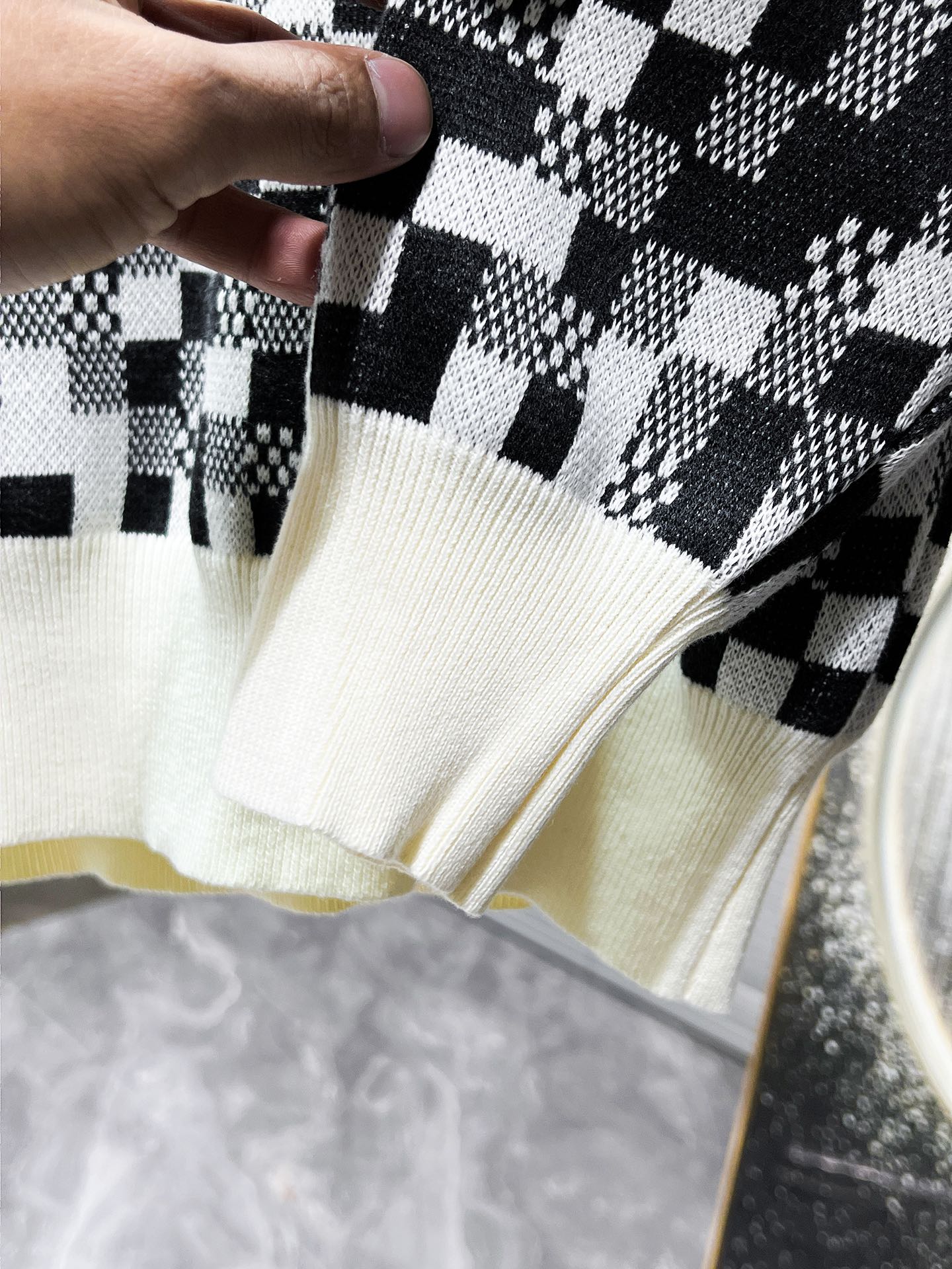LV KNITTED SWEATER IN GRAY BLACK WHITE DAMOFLAGE MOTIF WOOL 238799