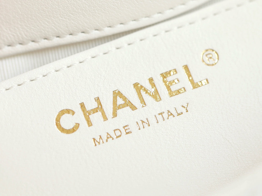CC 19 Bag 25C 18cm White Lambskin Gold Hardware