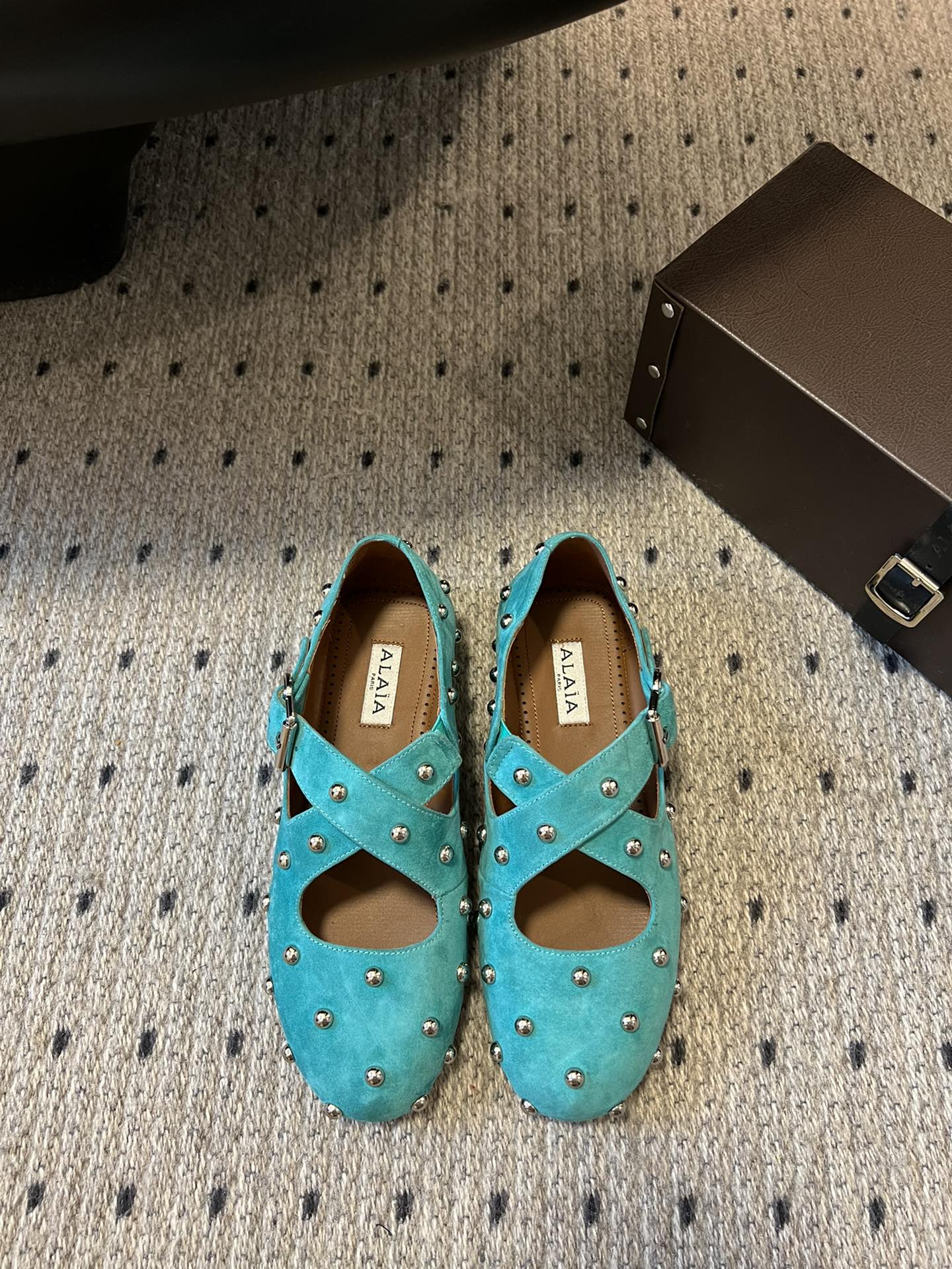 Alaia 25 Criss Cross With Stud Ballet Flats Lagoon Green Suede Sheepskin 303692