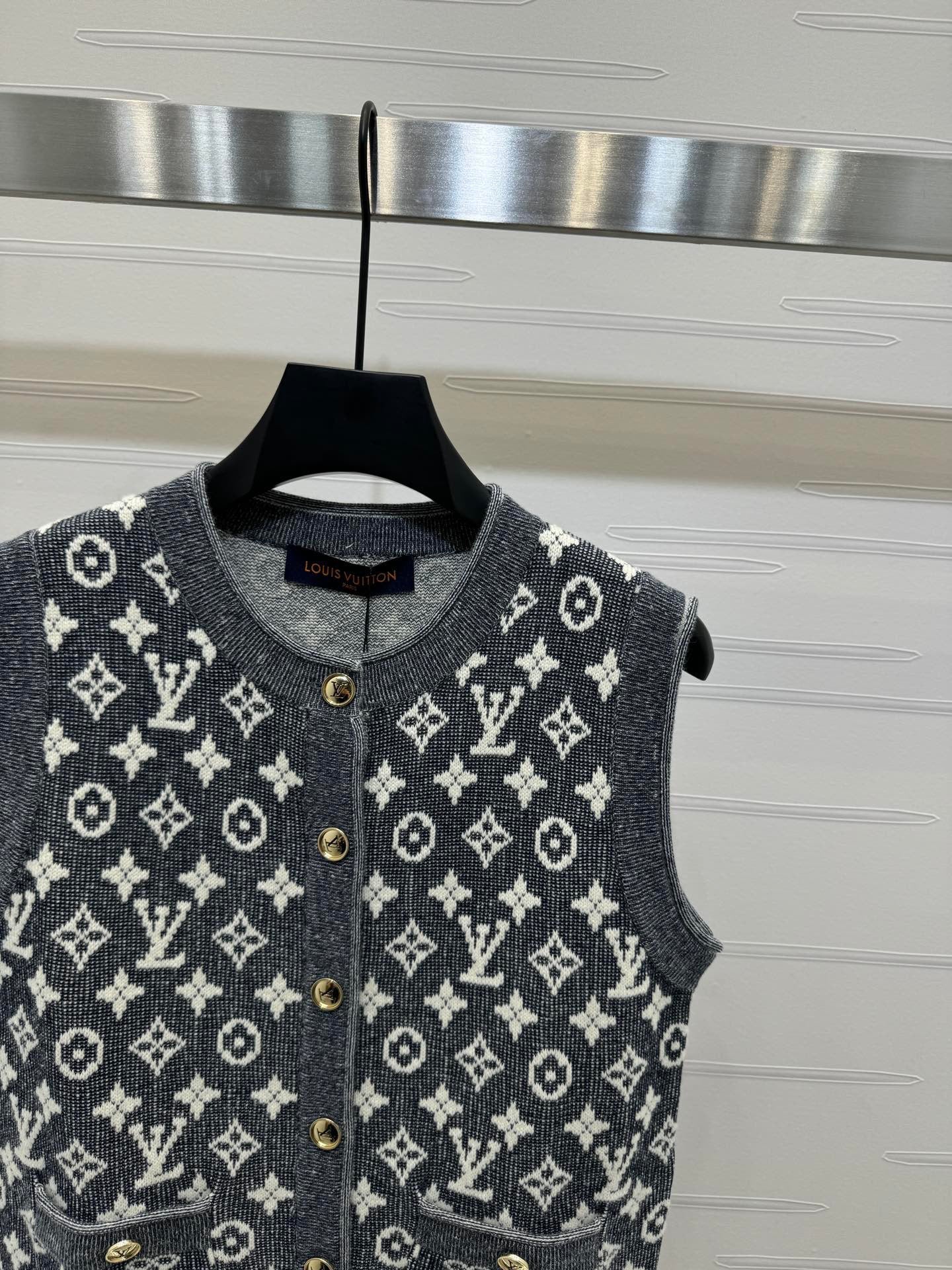 LV knitted cardigan vest