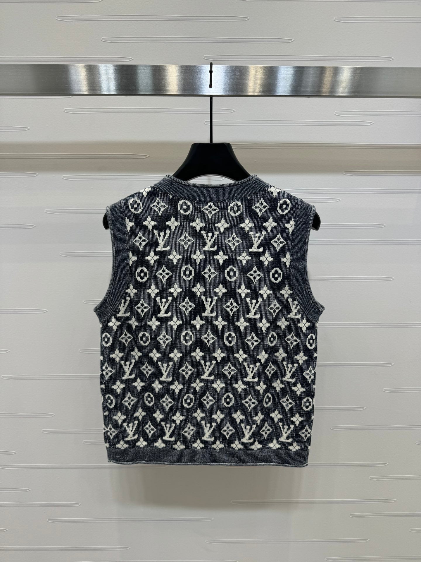LV knitted cardigan vest