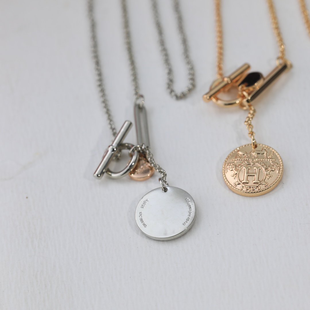HM ROUND CARD SILVER PINK GOLD DROP NECKLACE
