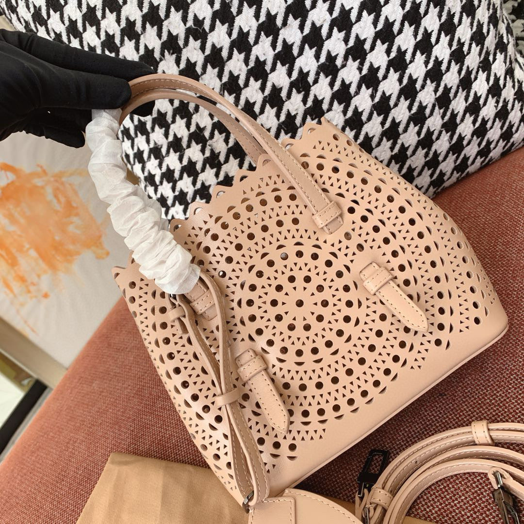 Alaia Mina 16 Bag Beige Vienne Wave Calfskin