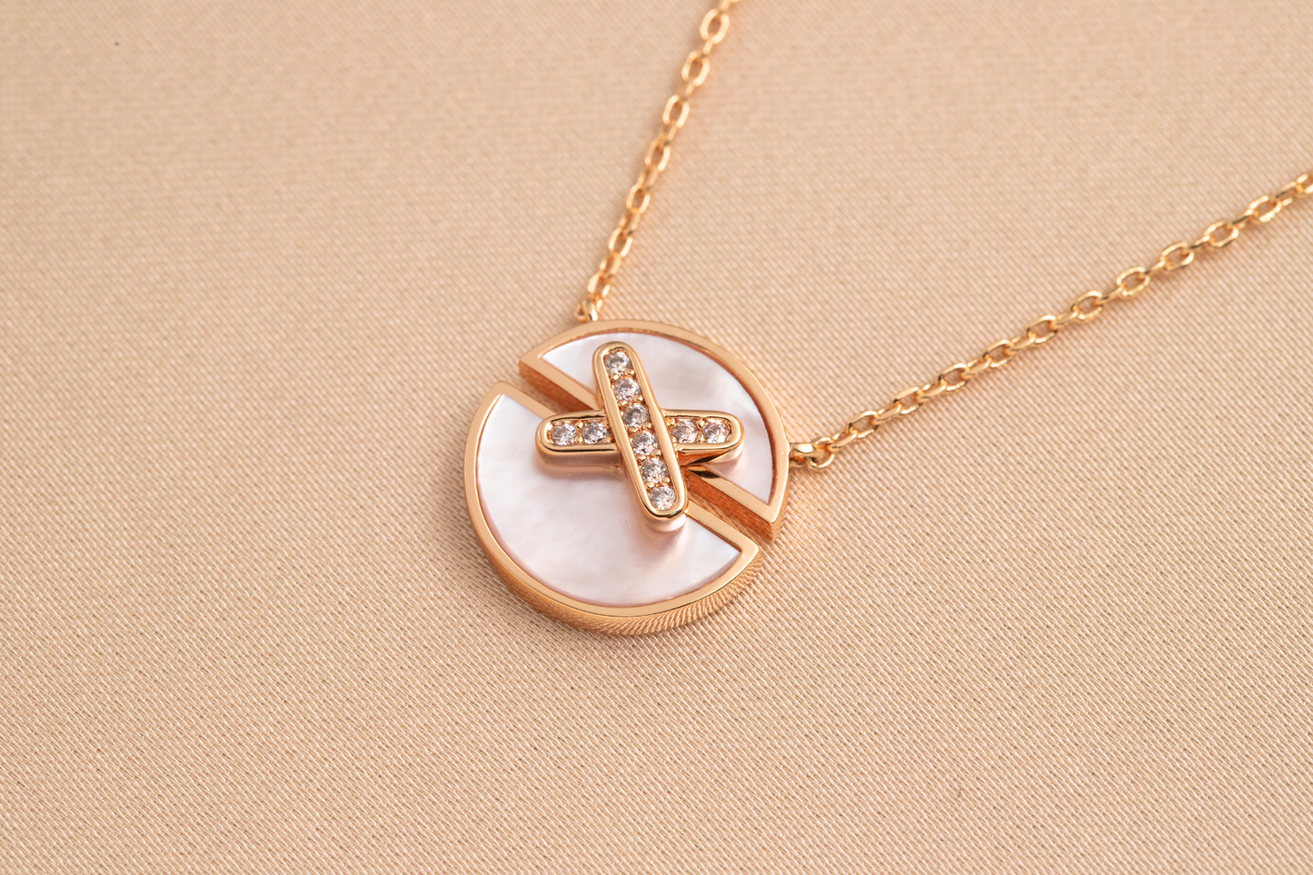 JEUX DE GOLD DIAMOND NECKLACE