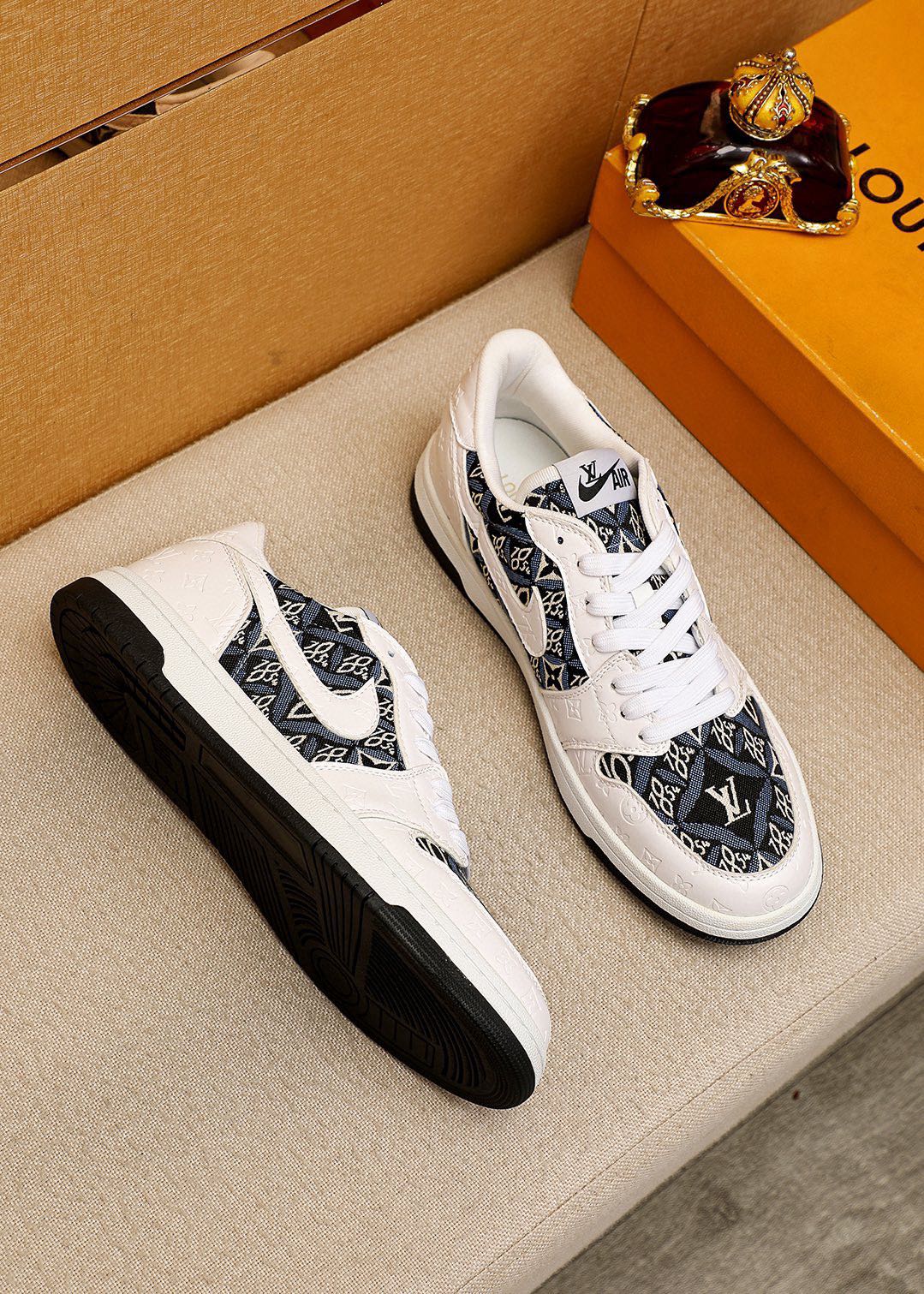 AIR FORCE LV MONOGRAM SNEAKER WHITE BLACK