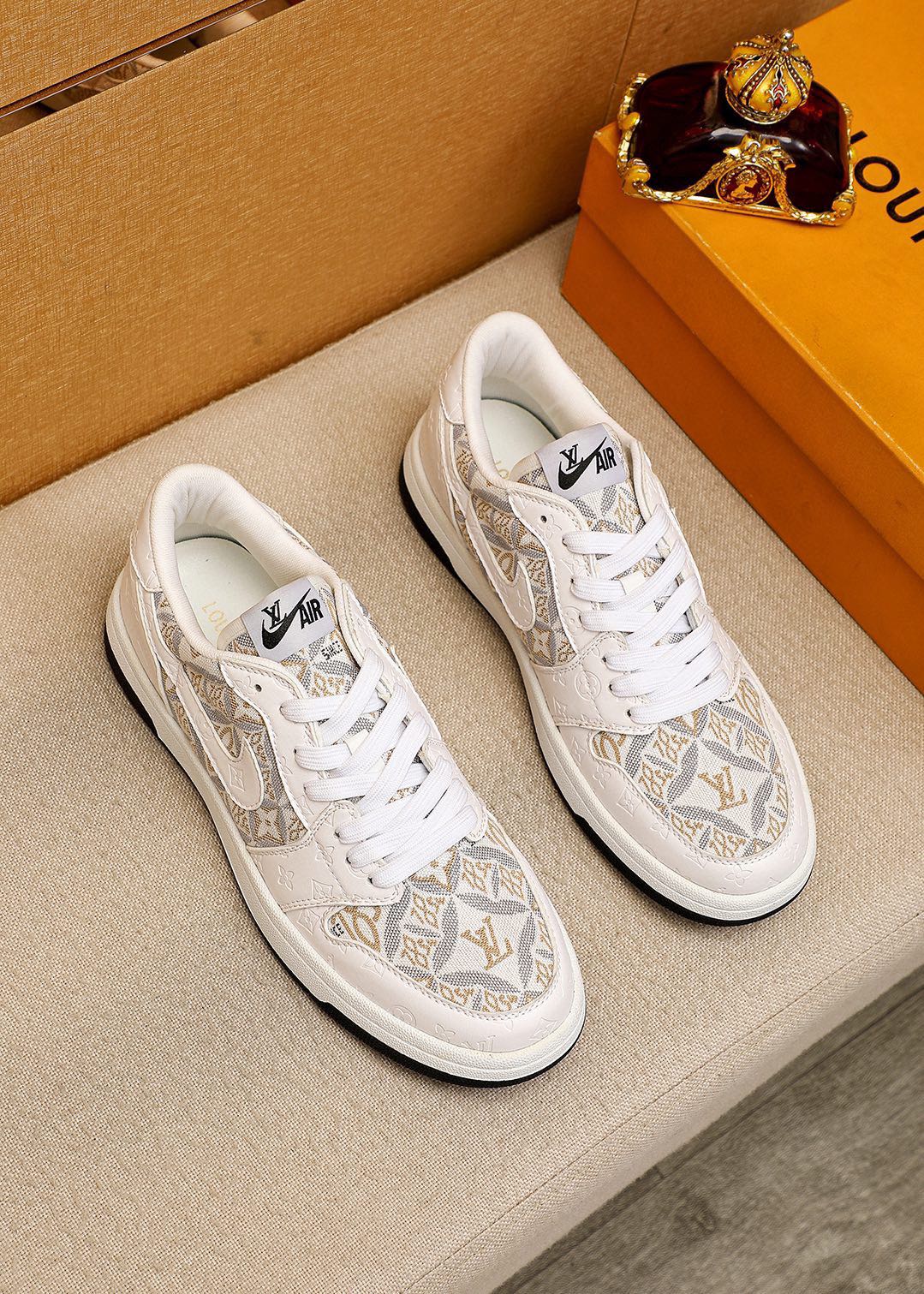AIR FORCE LV MONOGRAM SNEAKER WHITE GREY