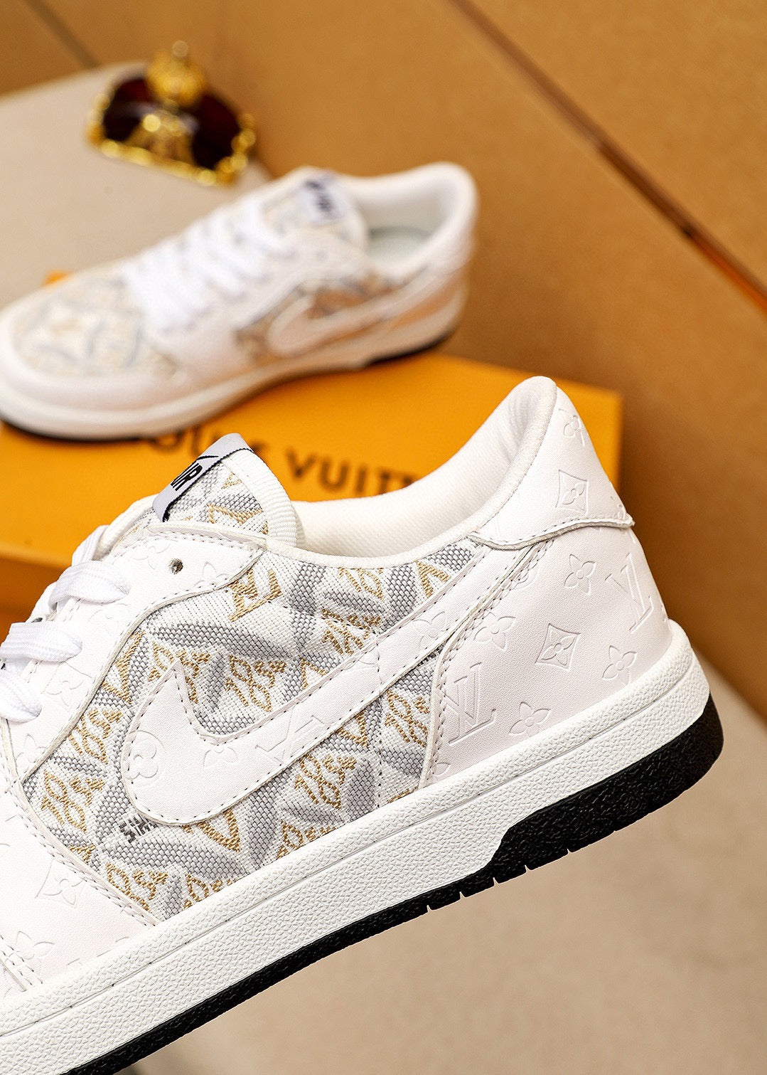 AIR FORCE LV MONOGRAM SNEAKER WHITE GREY