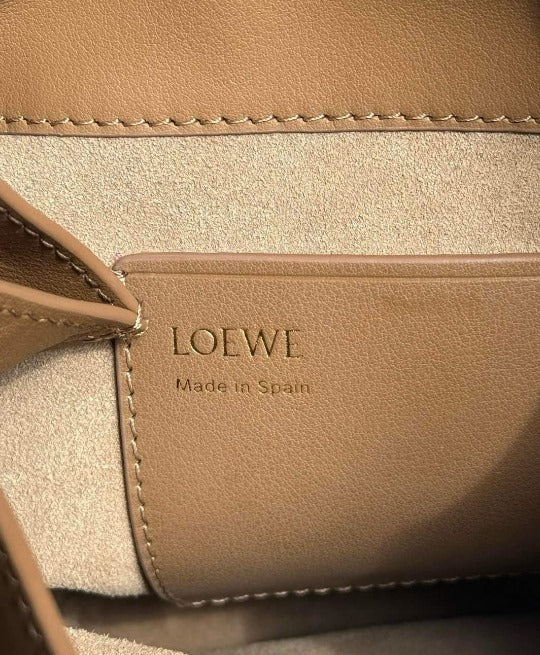 Loew Pebble Annagram 17cm Brown Calfskin