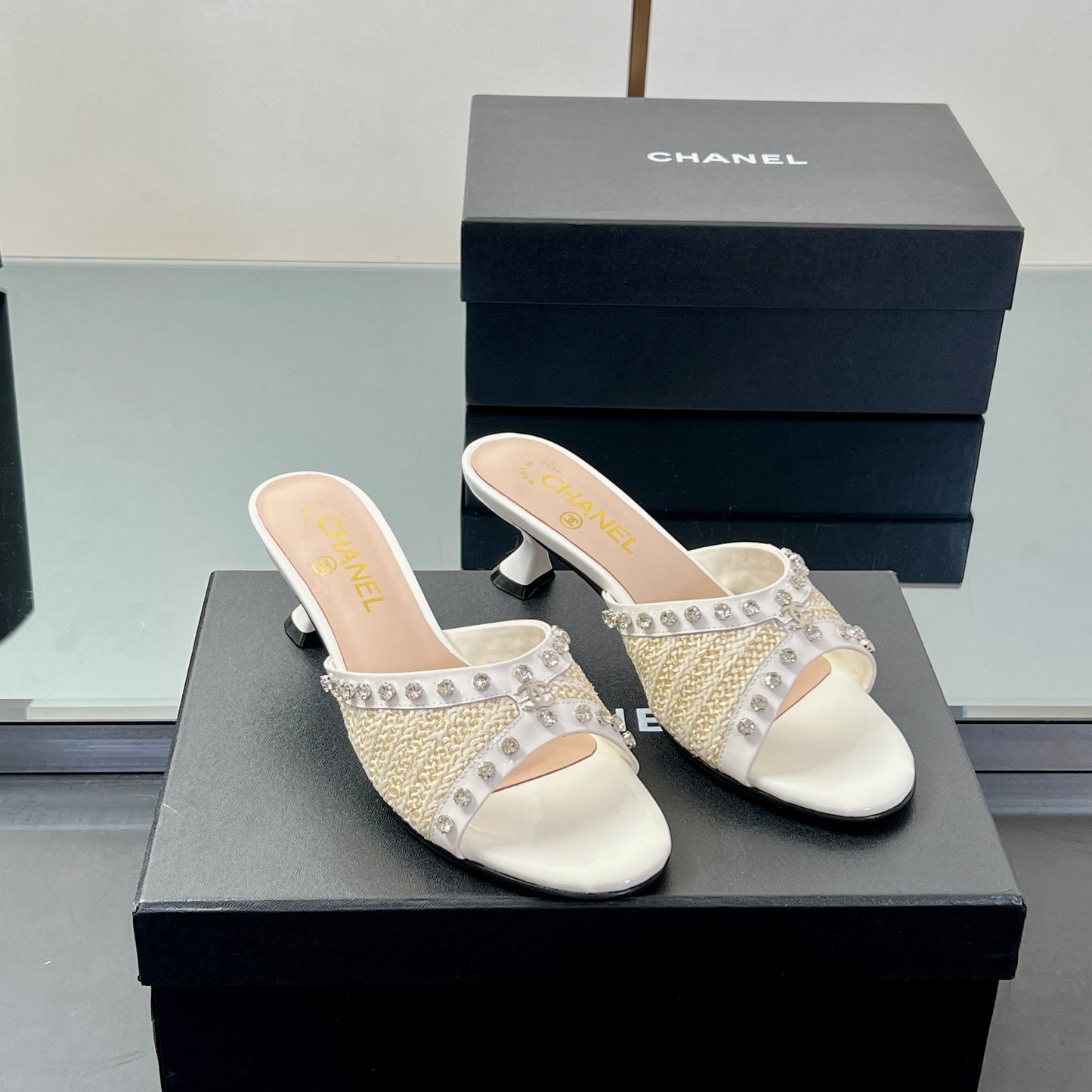 CC 25 Mules White Yellow Sheepskin 362451