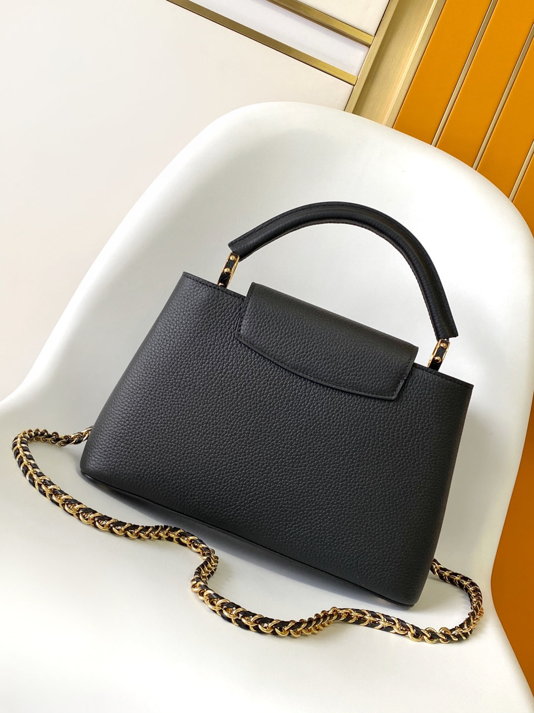 LV Capucines Bag Black Taurillon Cowhide Leather 252598