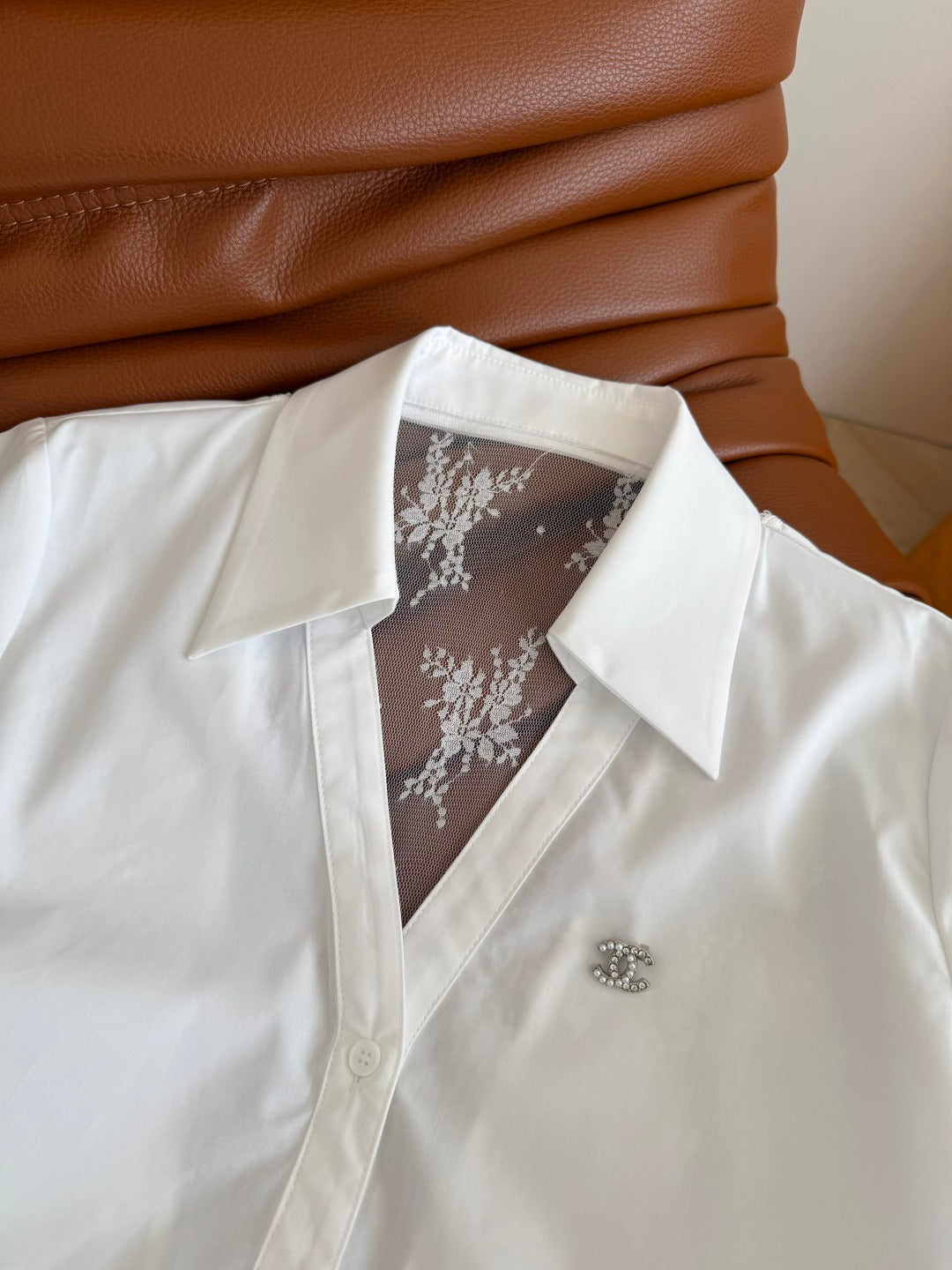 CC 25 Lace Backless Shirt White Cotton