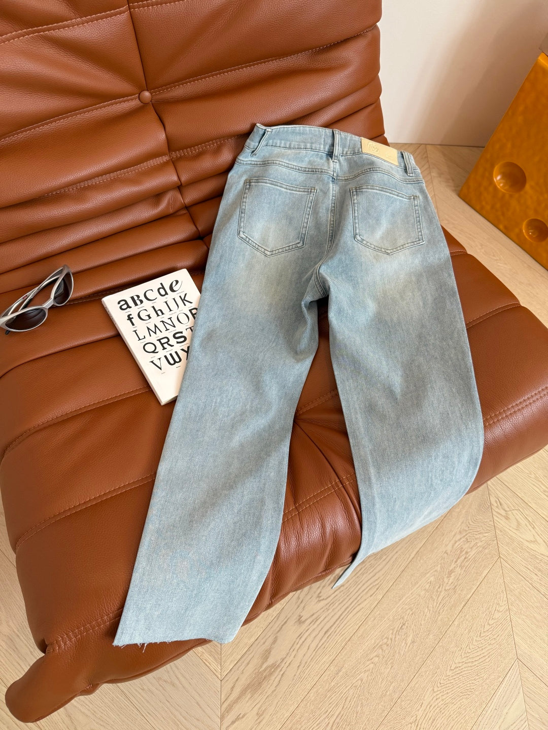 CC 25 Hollow Camellia Embroidery Jeans Light Blue Denim Cotton