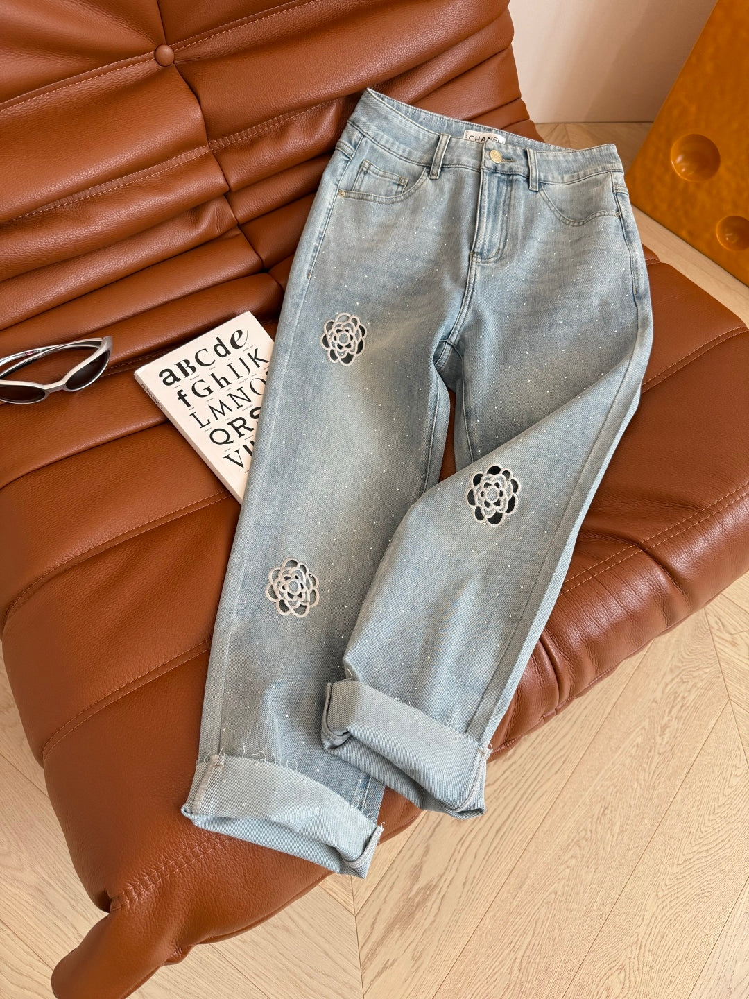 CC 25 Hollow Camellia Embroidery Jeans Light Blue Denim Cotton