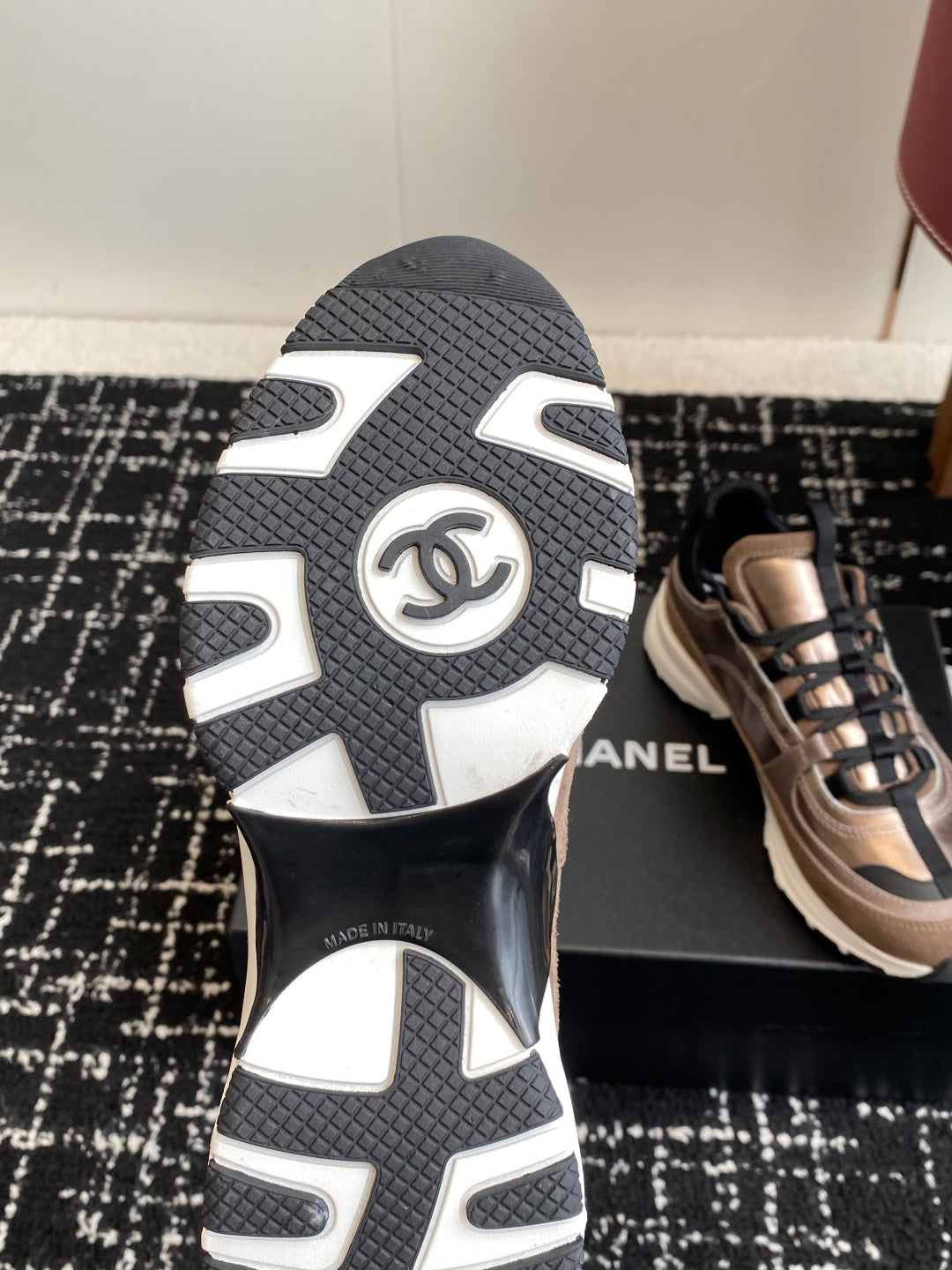 CC 25 Sneaker Pink Gold Suede Sheepskin 352725