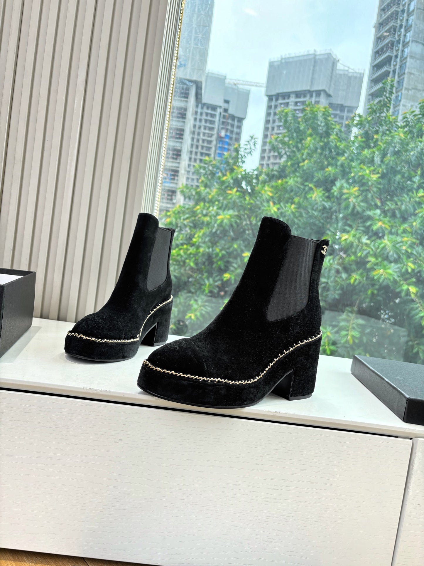 CC 25 Short Boot Black Suede 430303