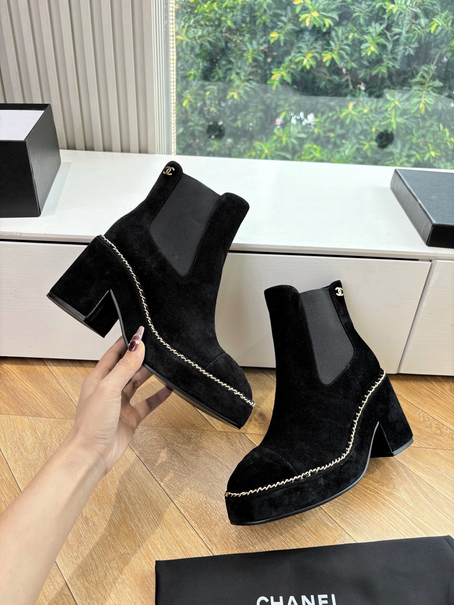 CC 25 Short Boot Black Suede 430303