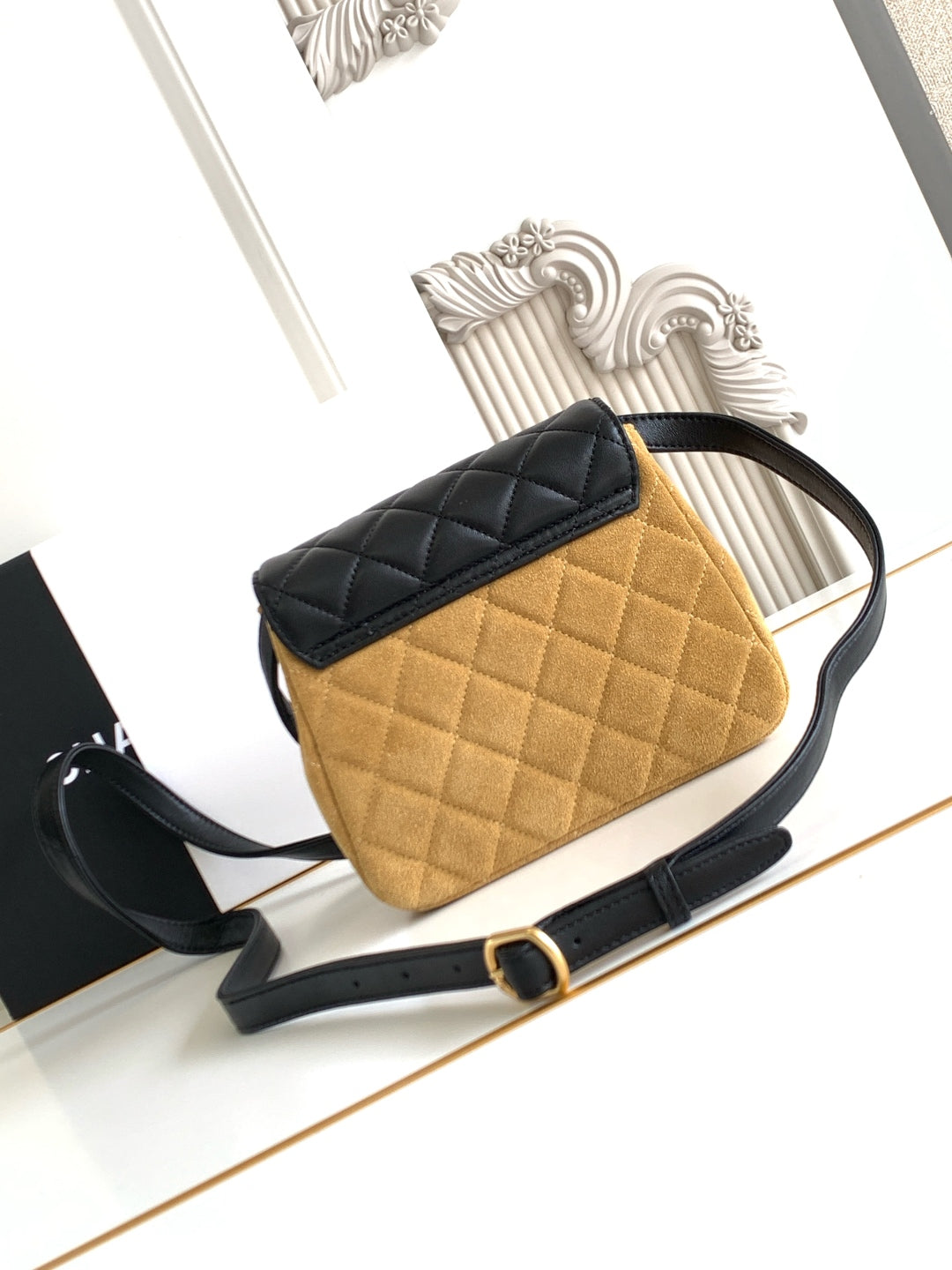 CC 25A Shoulder Bag Brown Black Suede