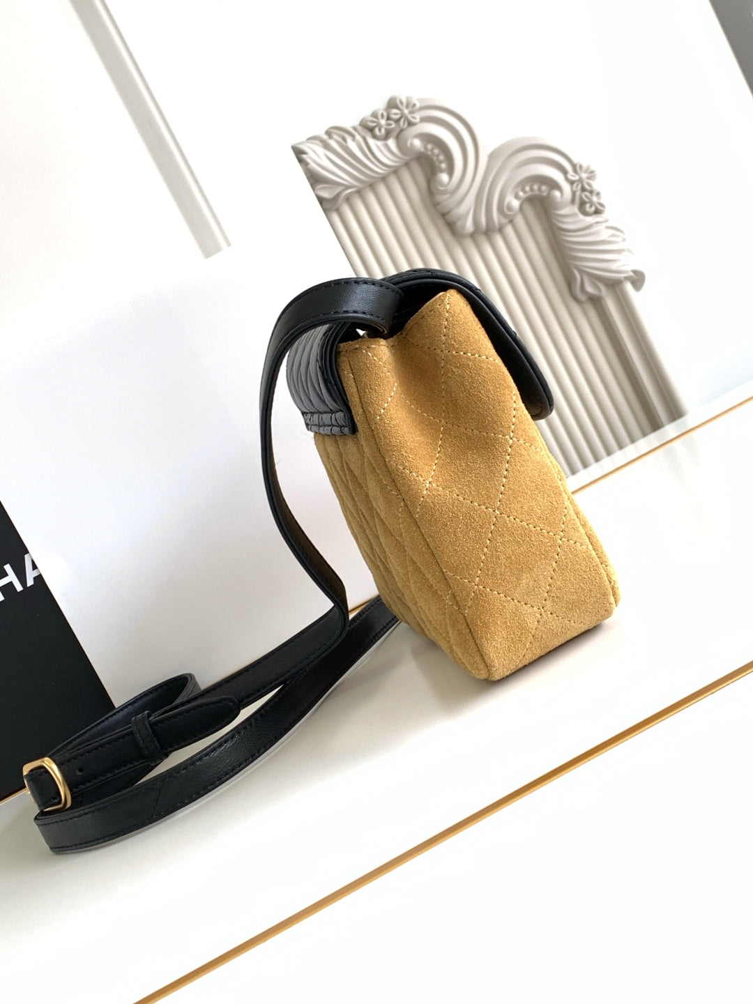 CC 25A Shoulder Bag Brown Black Suede