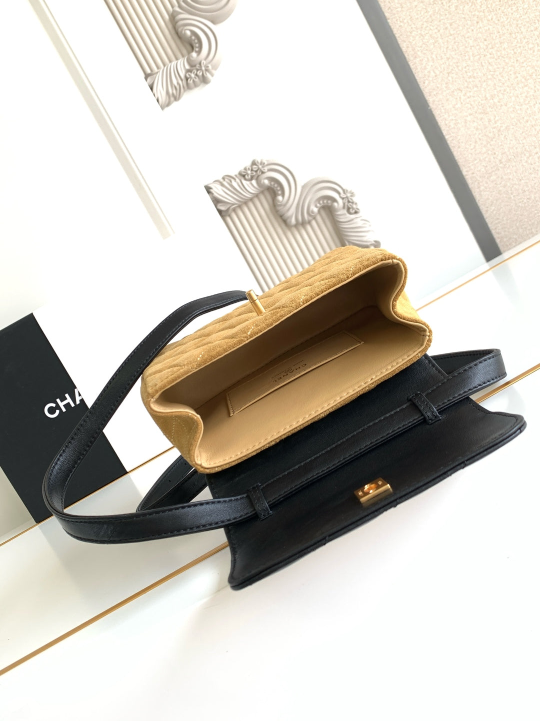CC 25A Shoulder Bag Brown Black Suede
