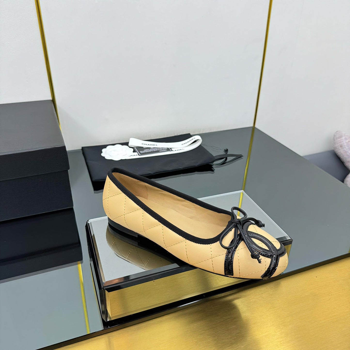 CC 25 Cambon Ballet Flat Beige Black Quilted Calfskin