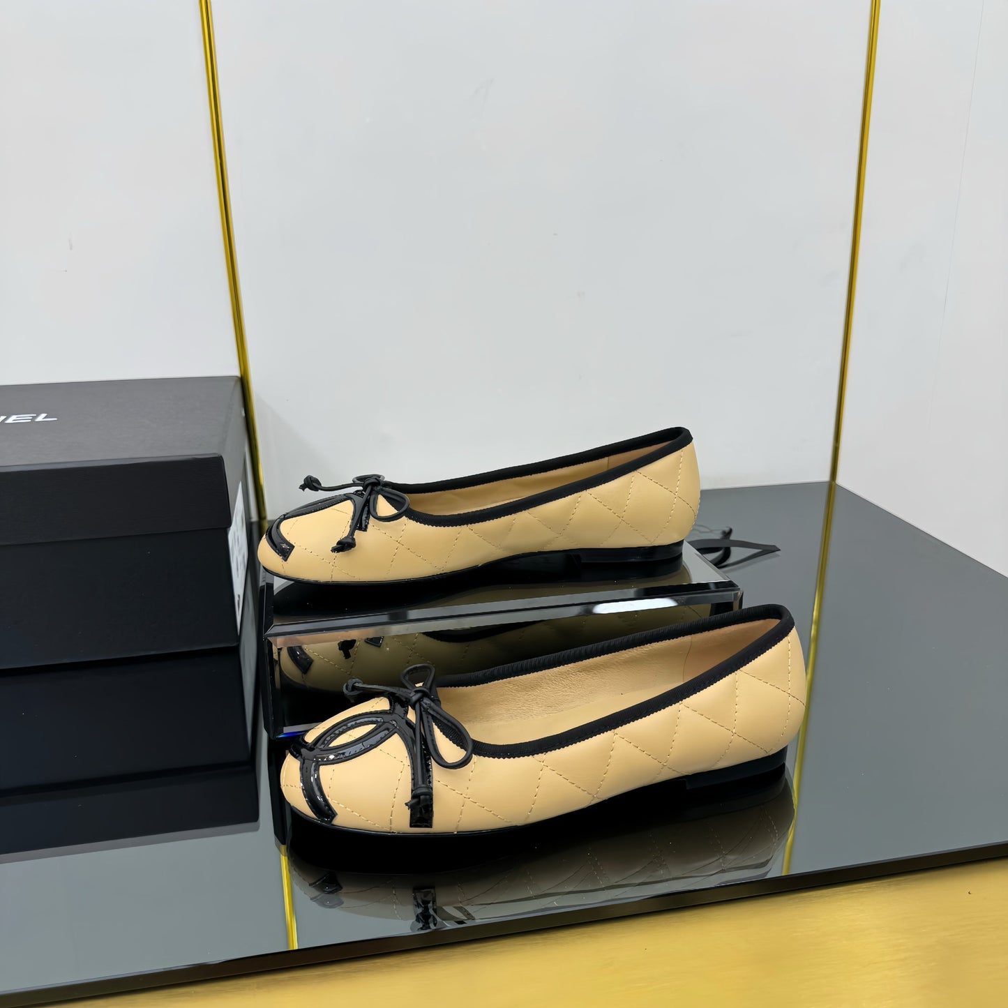 CC 25 Cambon Ballet Flat Beige Black Quilted Calfskin