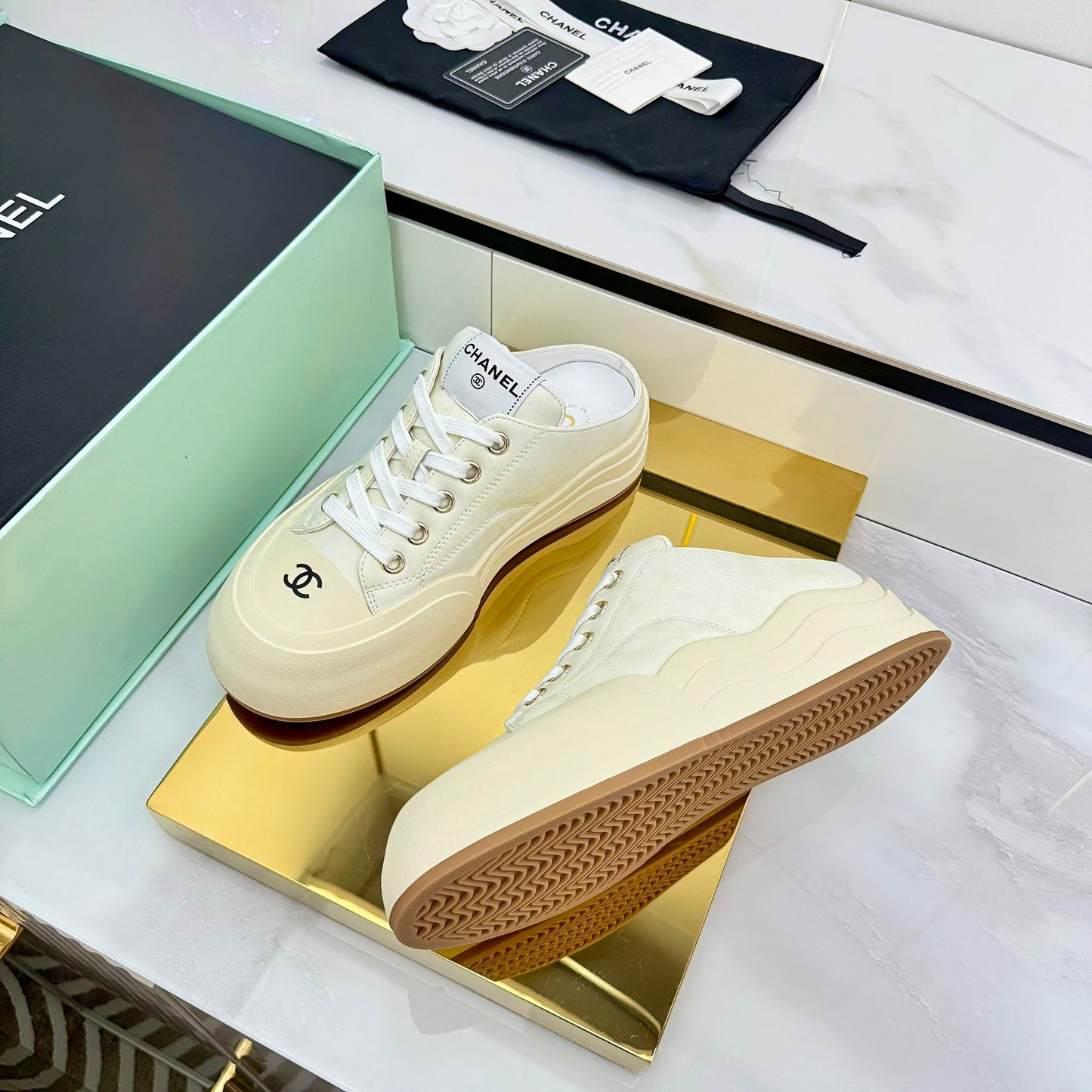 CC 25 Mules Sneaker Beige Calfskin 331184