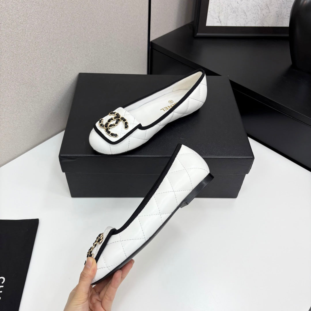 CC 25 Ballet Flat Large Logo White Quilted Calfskin