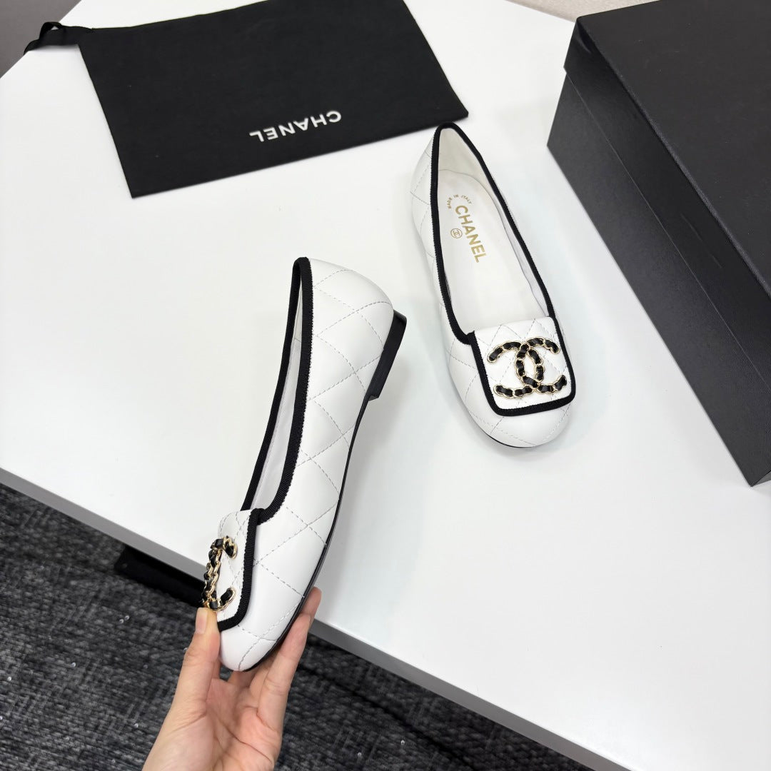 CC 25 Ballet Flat Large Logo White Quilted Calfskin