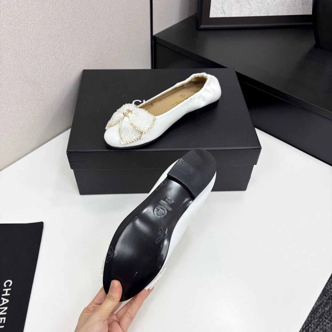 CC 25 Diamond Ballet Flats White Sheepskin 331788