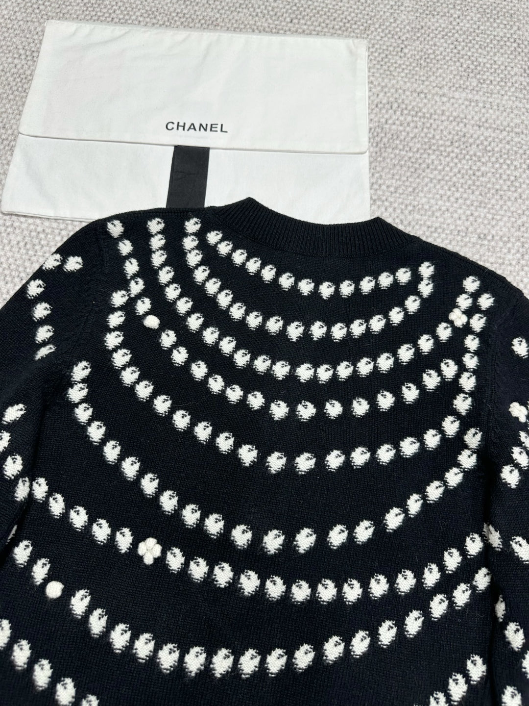 CC 25 Pearls Cardigan Black Cashmere