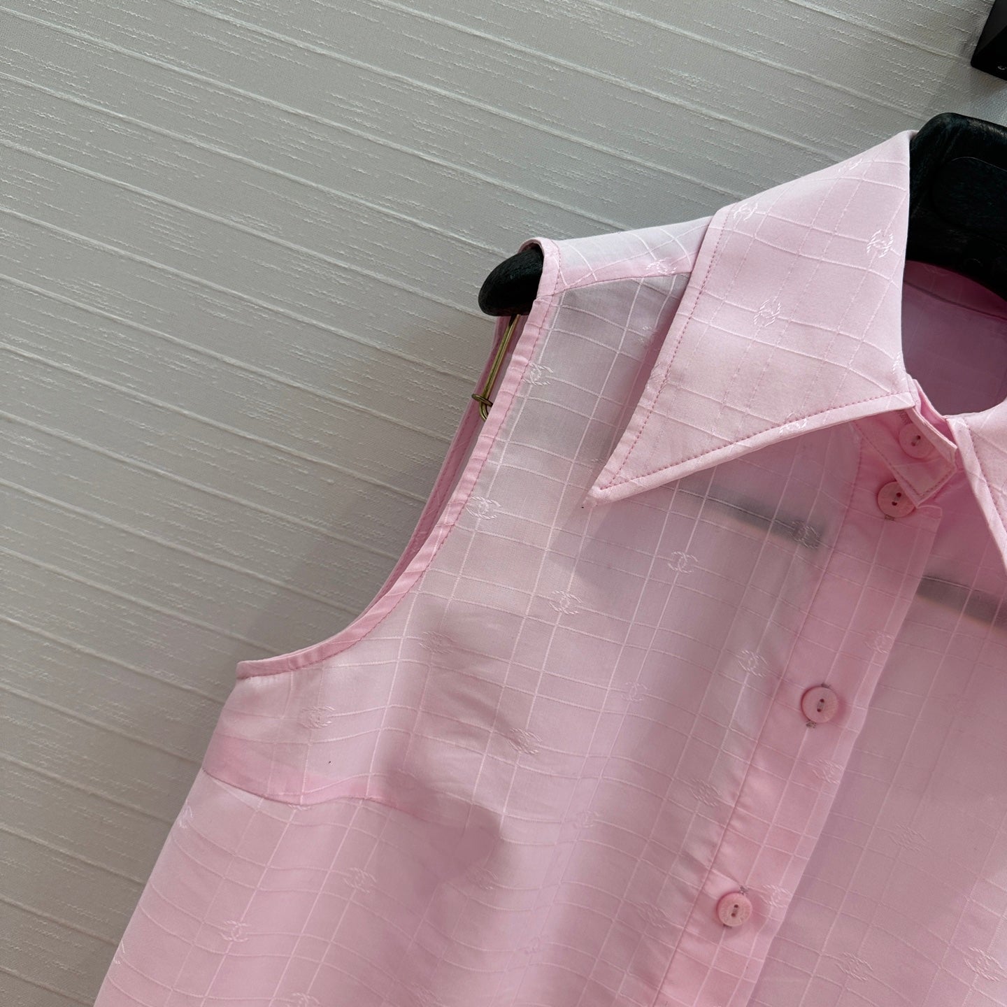 CC 25 Sleeveless Shirt Pink Silk Cotton Fabric
