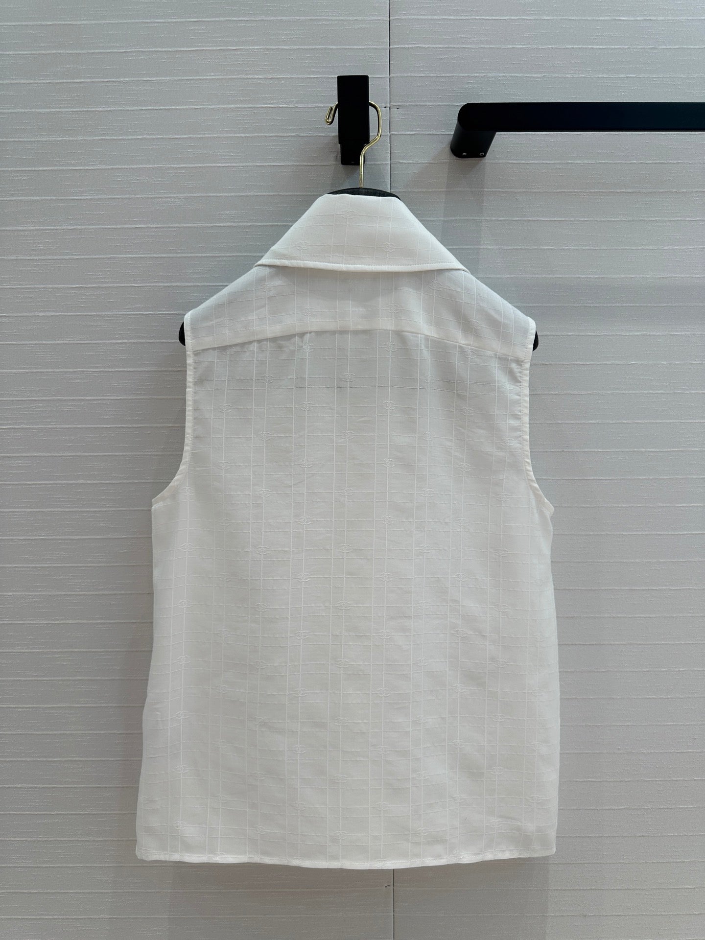 CC 25 Sleeveless Shirt White Silk Cotton Fabric
