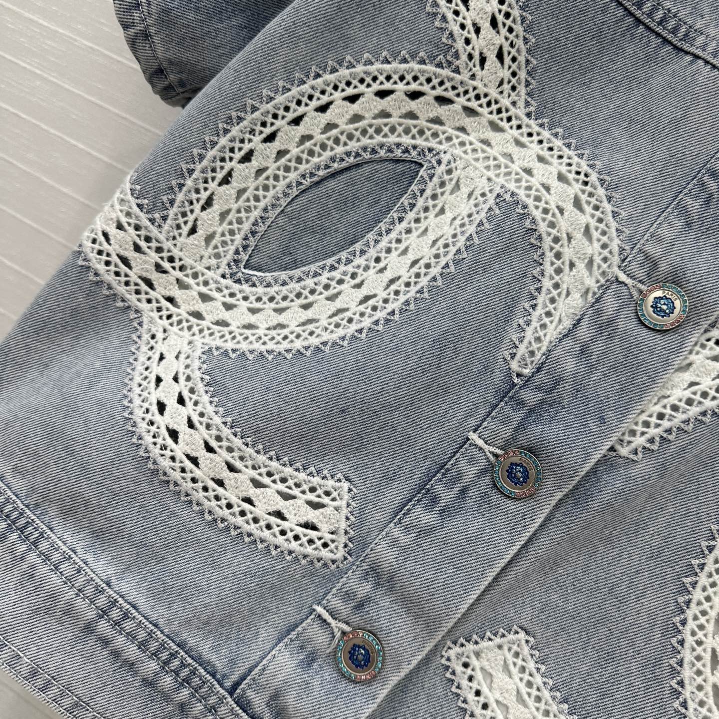 CC 25 Round Neck Short-sleeved Jacket Light Blue Denim Cotton