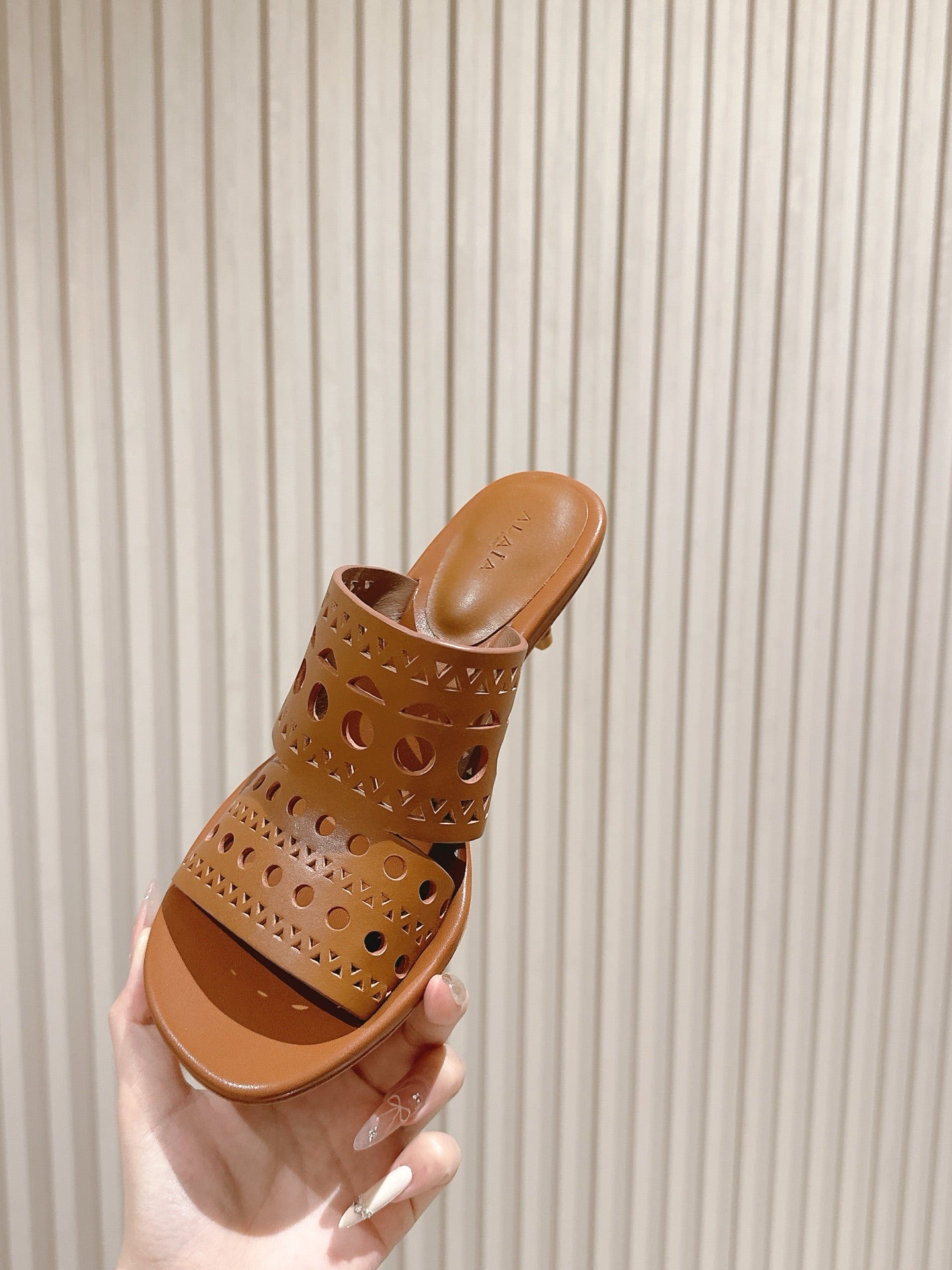Alaia 2025 Vienne Cutout Kitten-Heel Slide Sandals Brown Leather 293649