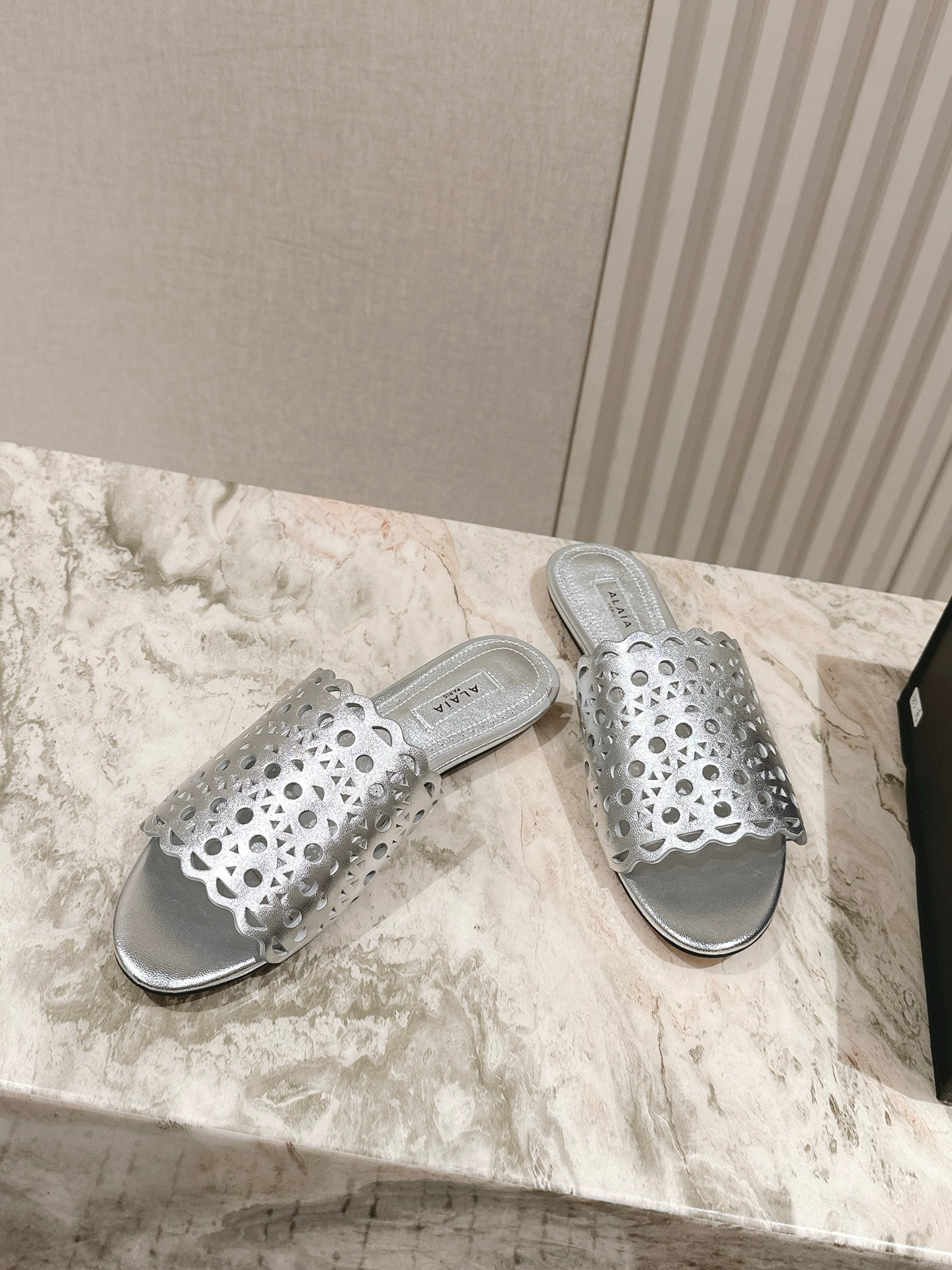 Alaia 2025 Vienne Slippers Silver Lambskin 293656