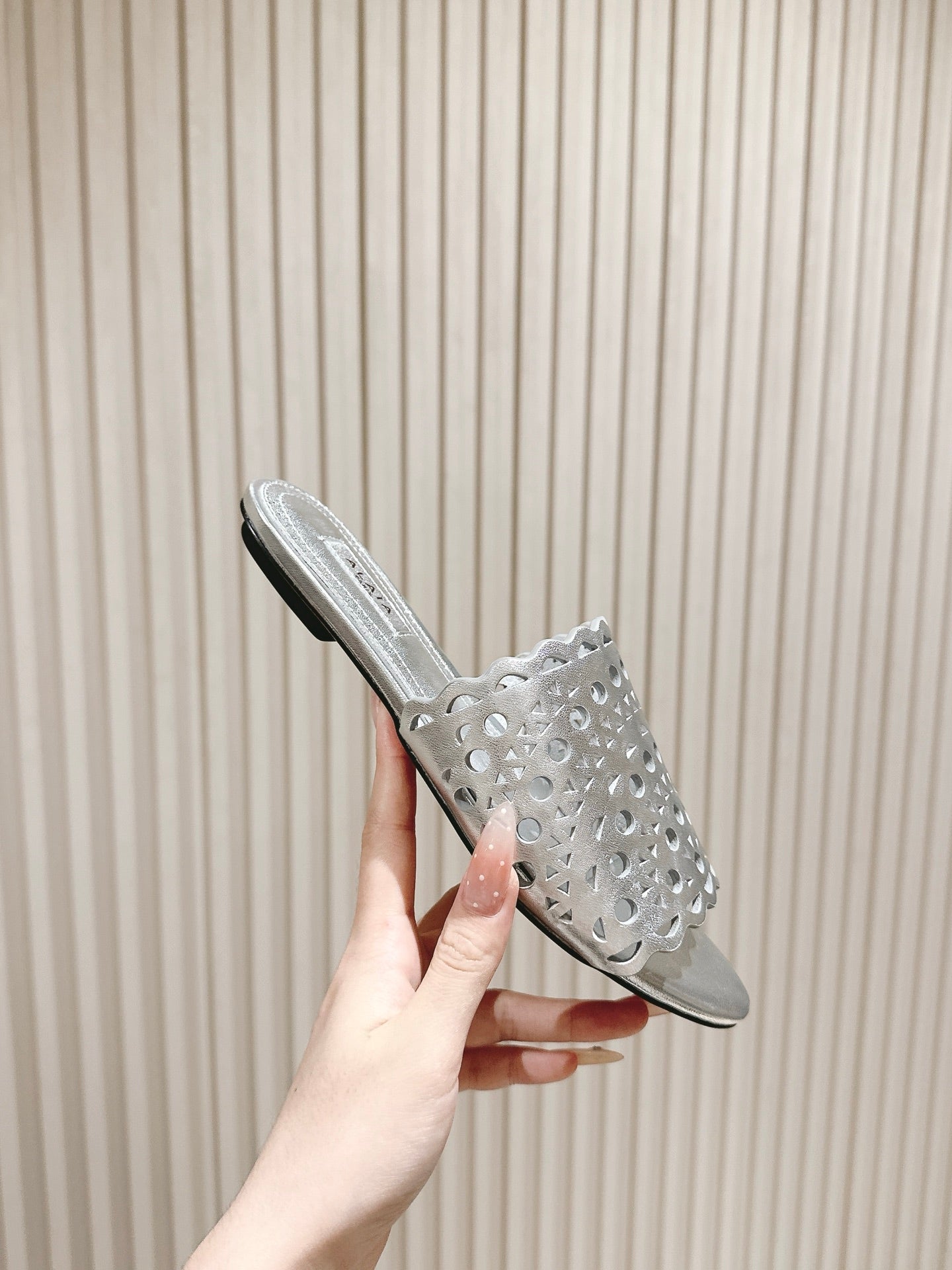 Alaia 2025 Vienne Slippers Silver Lambskin 293656