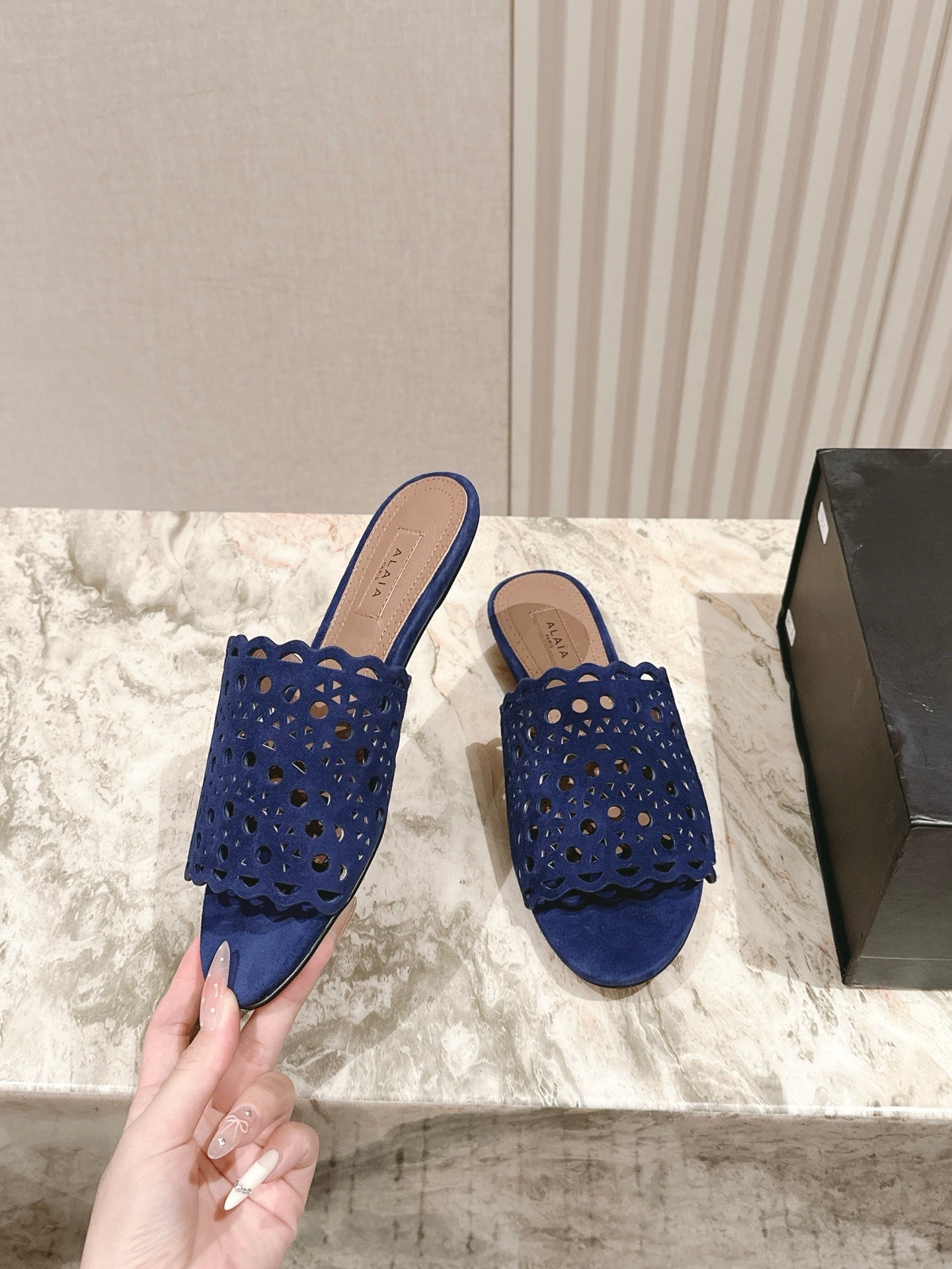 Alaia 2025 Vienne Slippers Blue Lambskin 293661