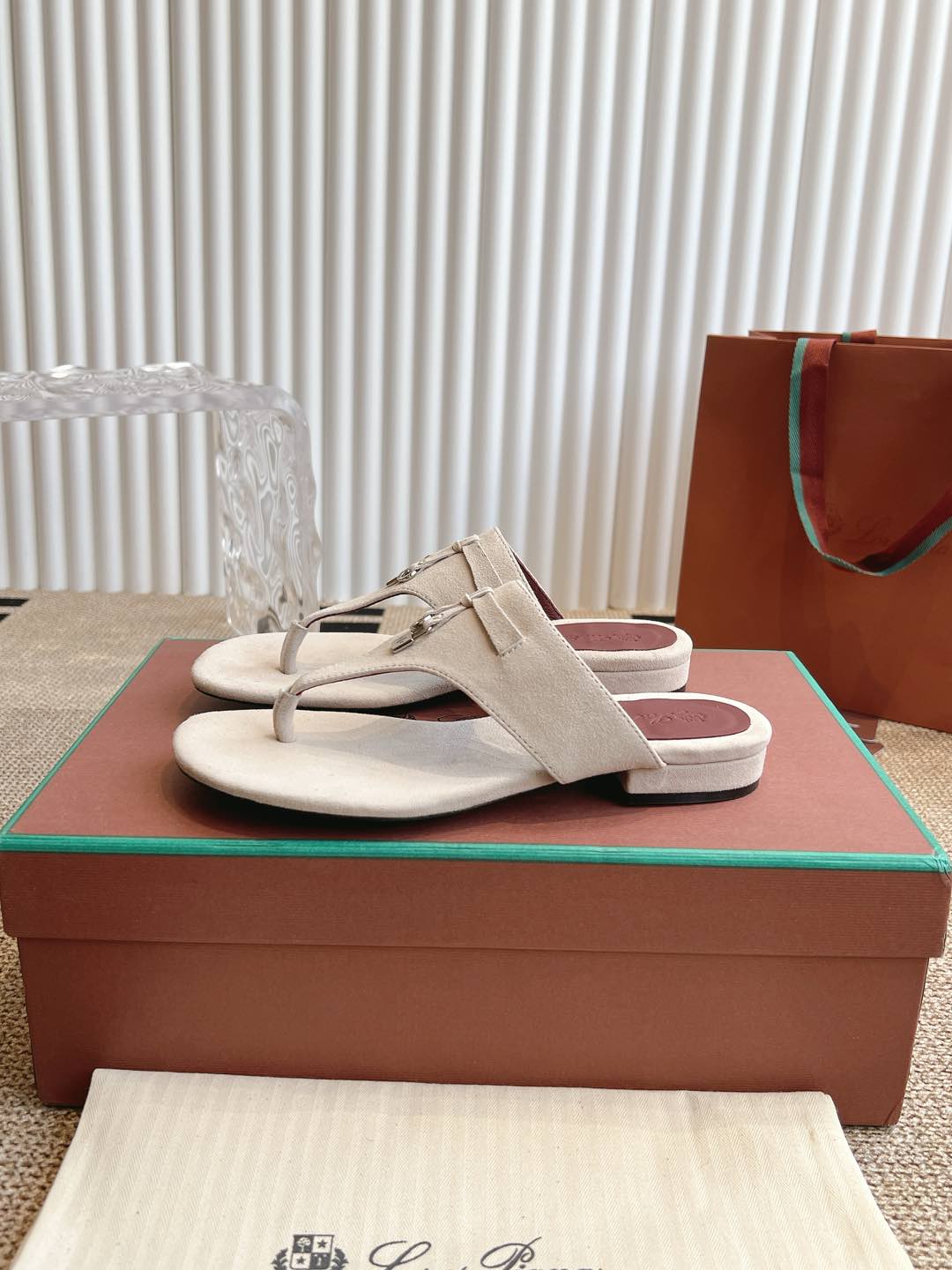 LP 25C Thong Slide Sandal White Suede 208108